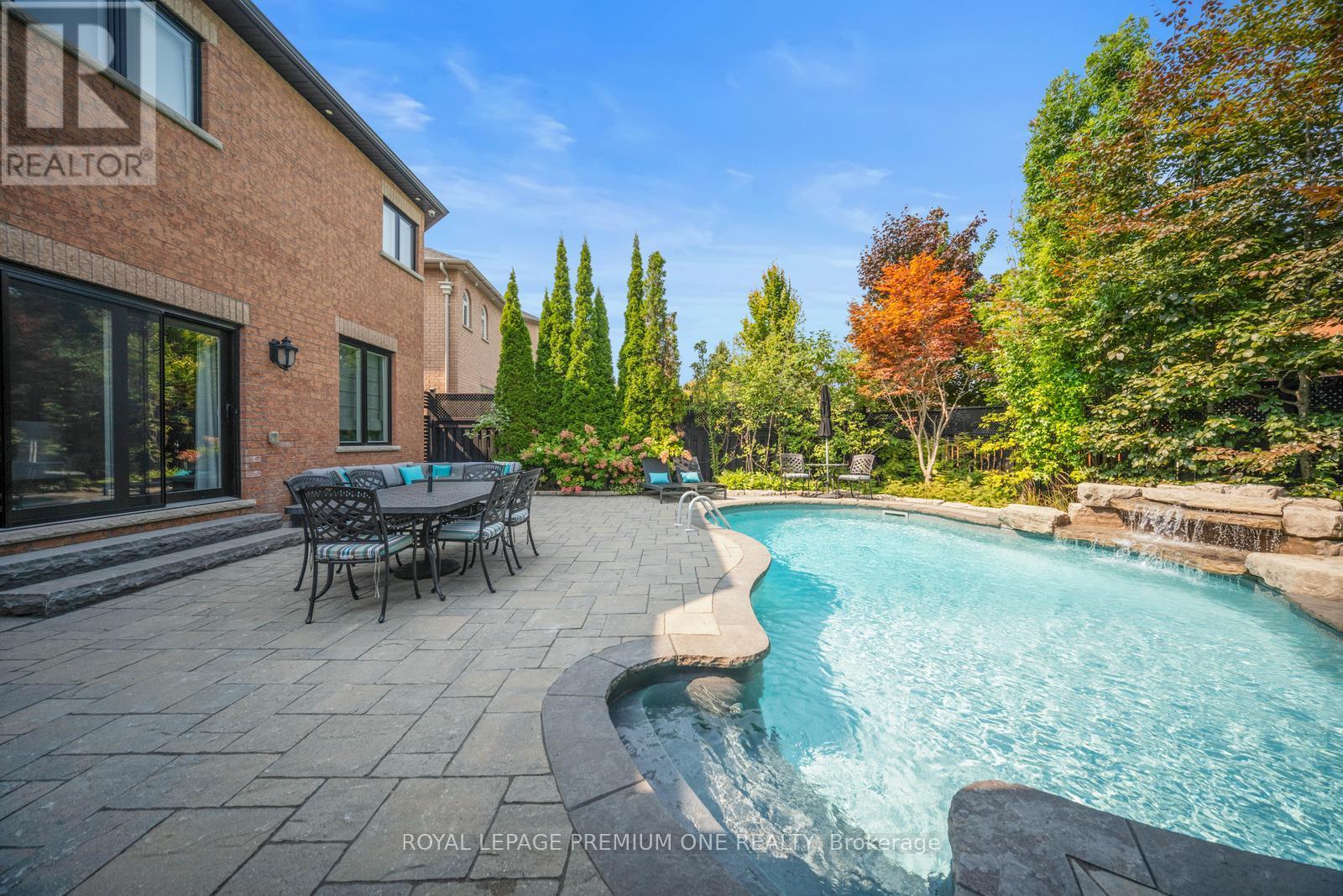 Photo 1 of 28 Johnswood Crescent, Vaughan ON