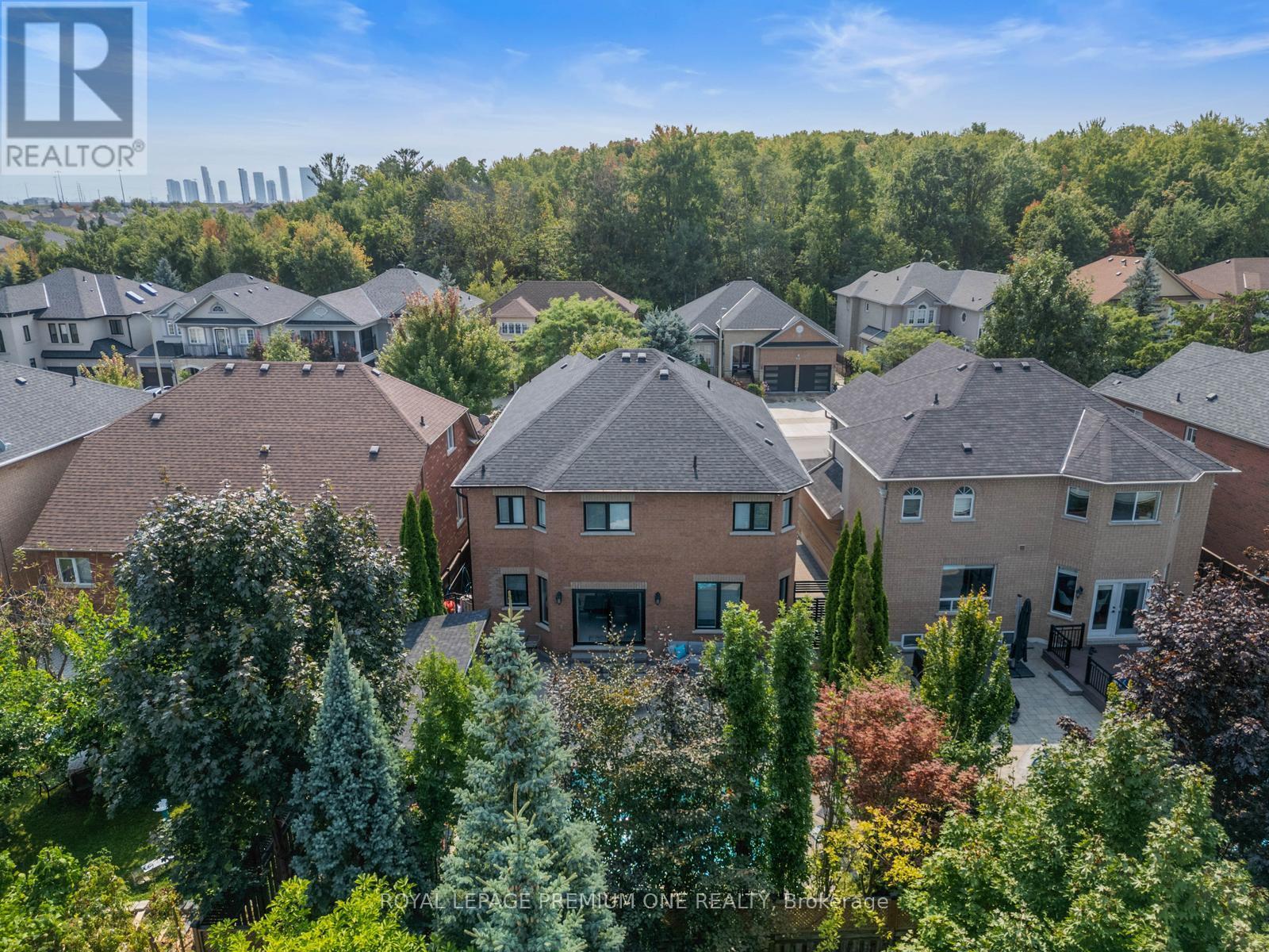 Photo 42 of 28 Johnswood Crescent, Vaughan ON