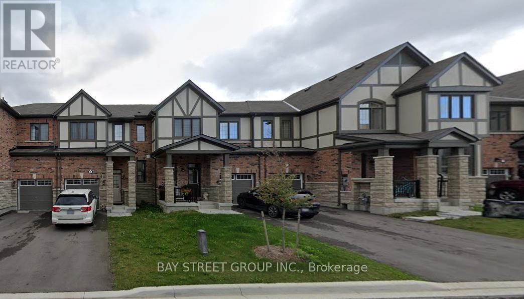 Photo 1 of 3 Ness Drive, Richmond Hill ON