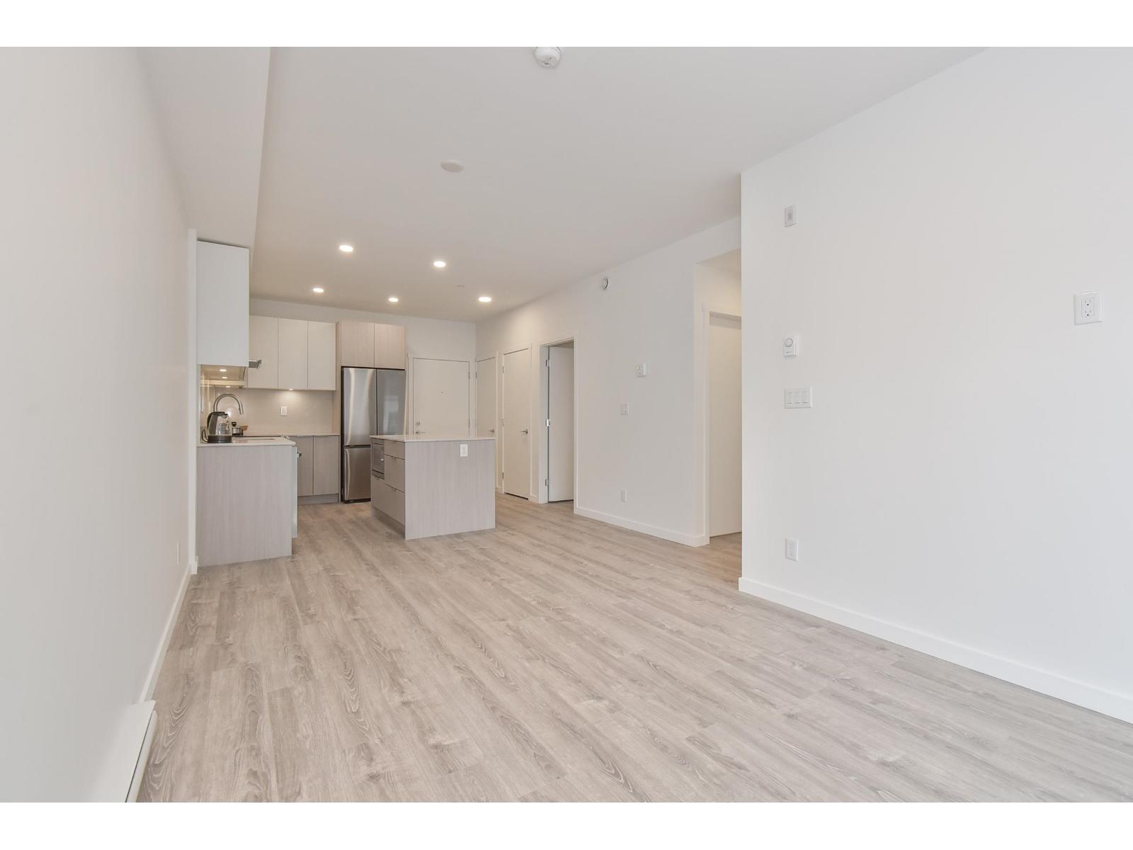 Photo 6 of 323 13968 Laurel Drive, Surrey BC