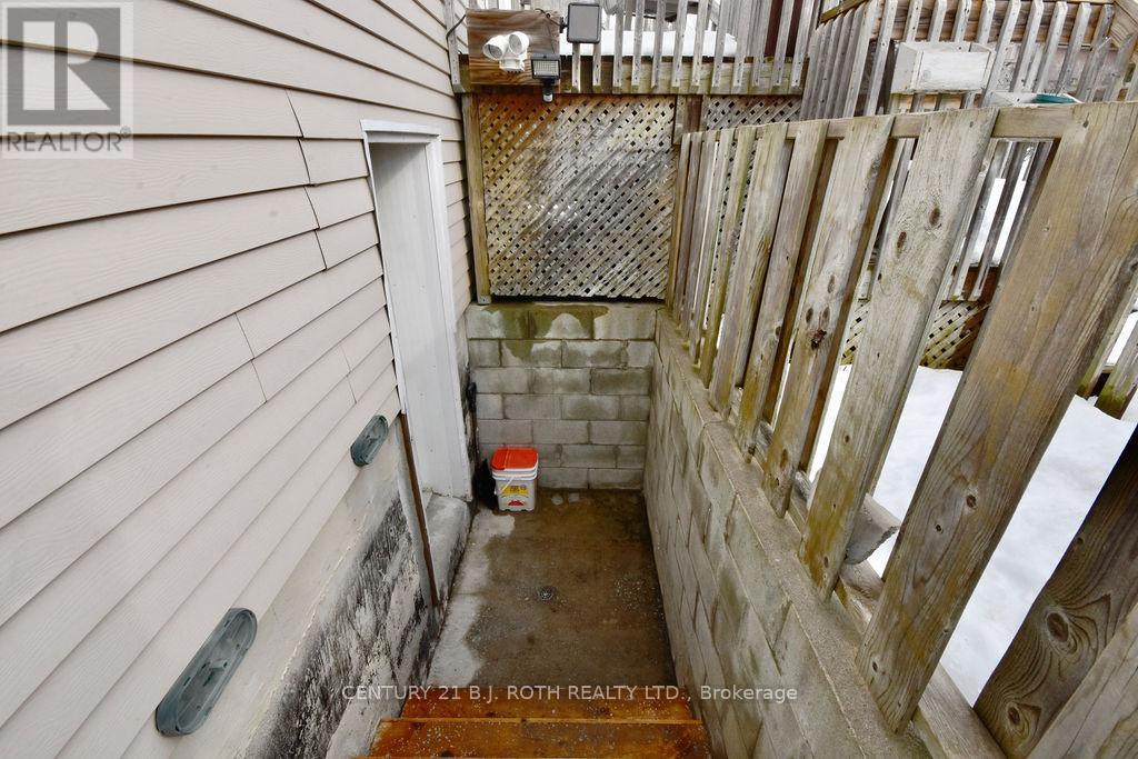 Photo 11 of 47 Dambrosio Drive, Barrie ON