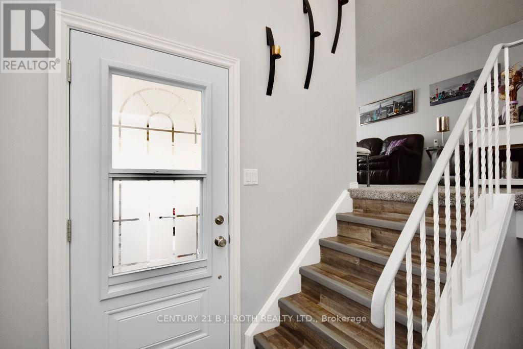 Photo 5 of 47 Dambrosio Drive, Barrie ON