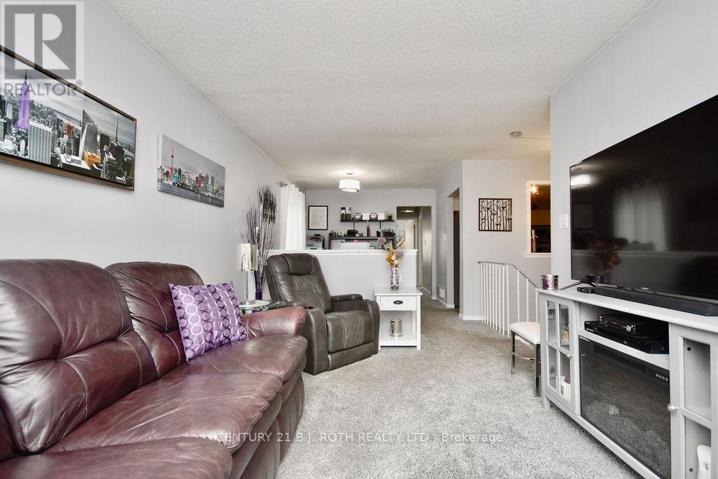 Photo 9 of 47 Dambrosio Drive, Barrie ON