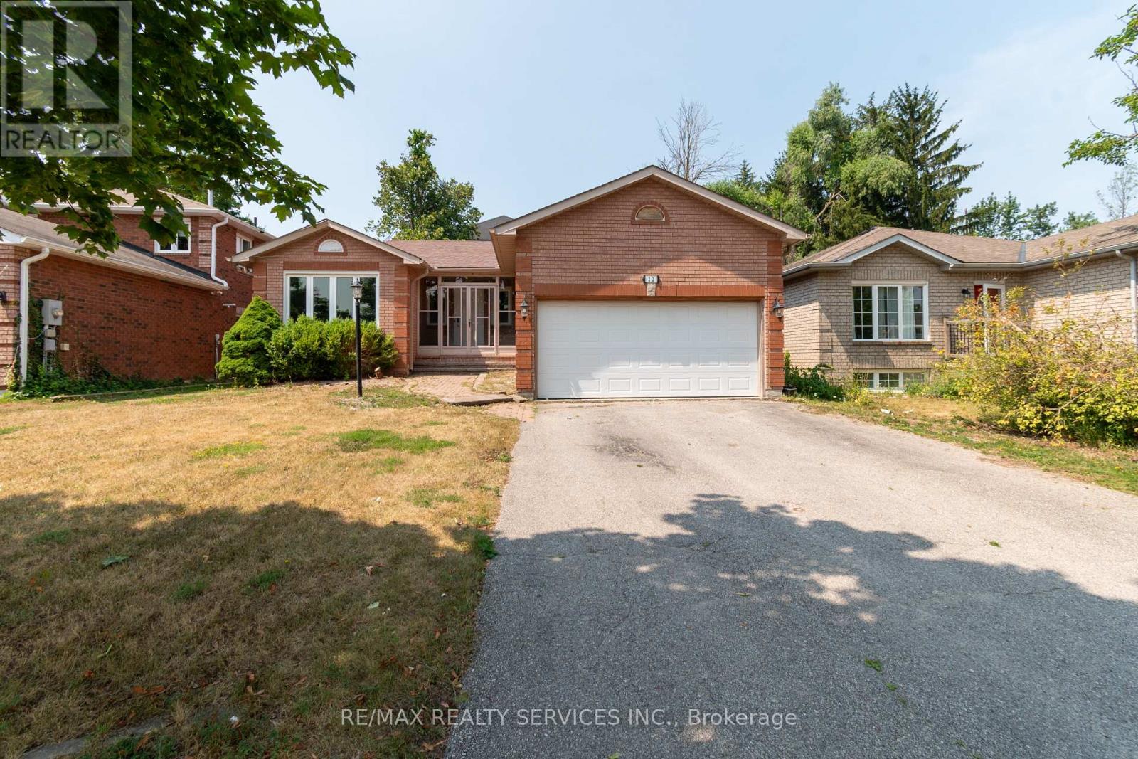 Photo 1 of 22 Oshaughnessy Crescent, Barrie ON