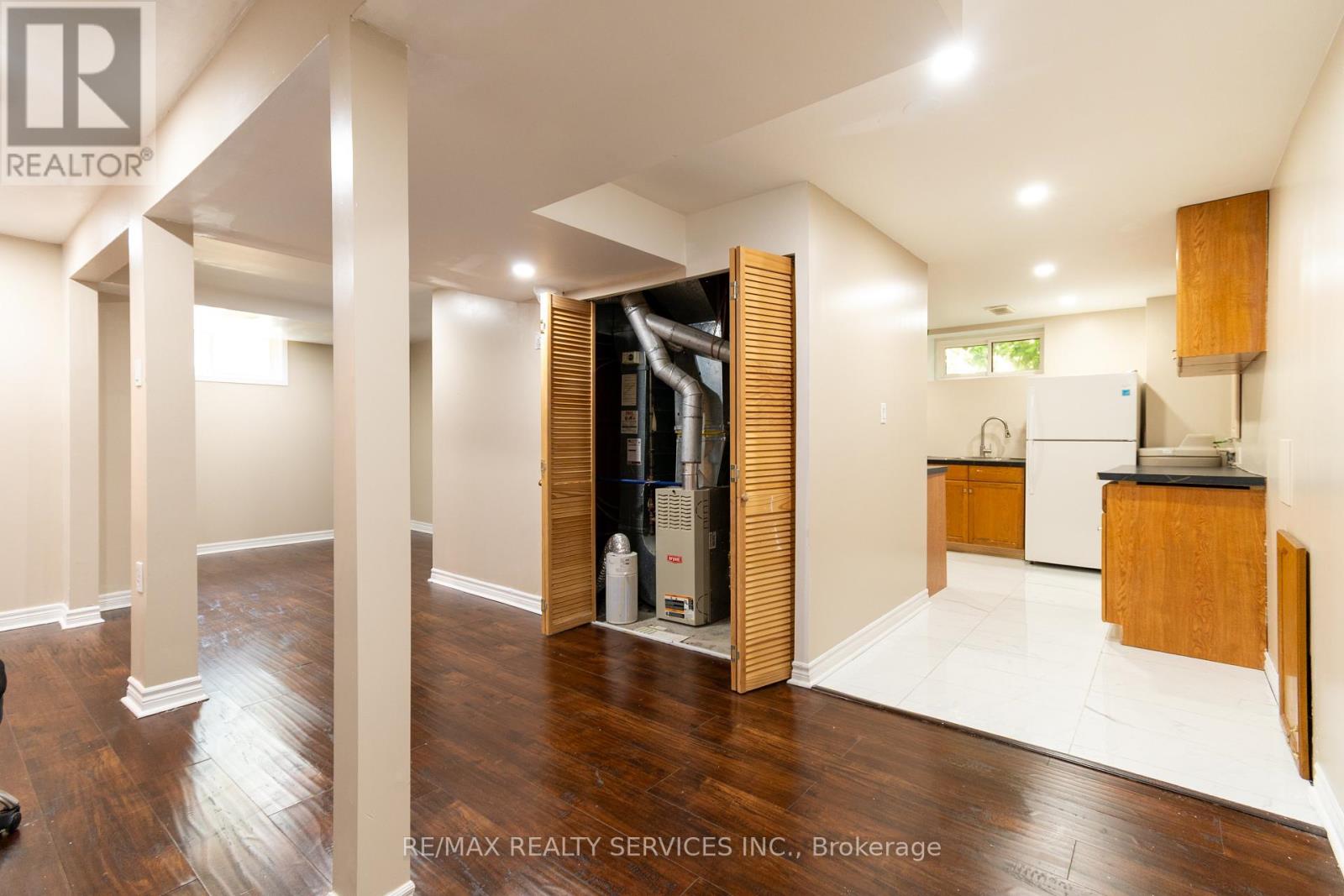 Photo 24 of 22 Oshaughnessy Crescent, Barrie ON