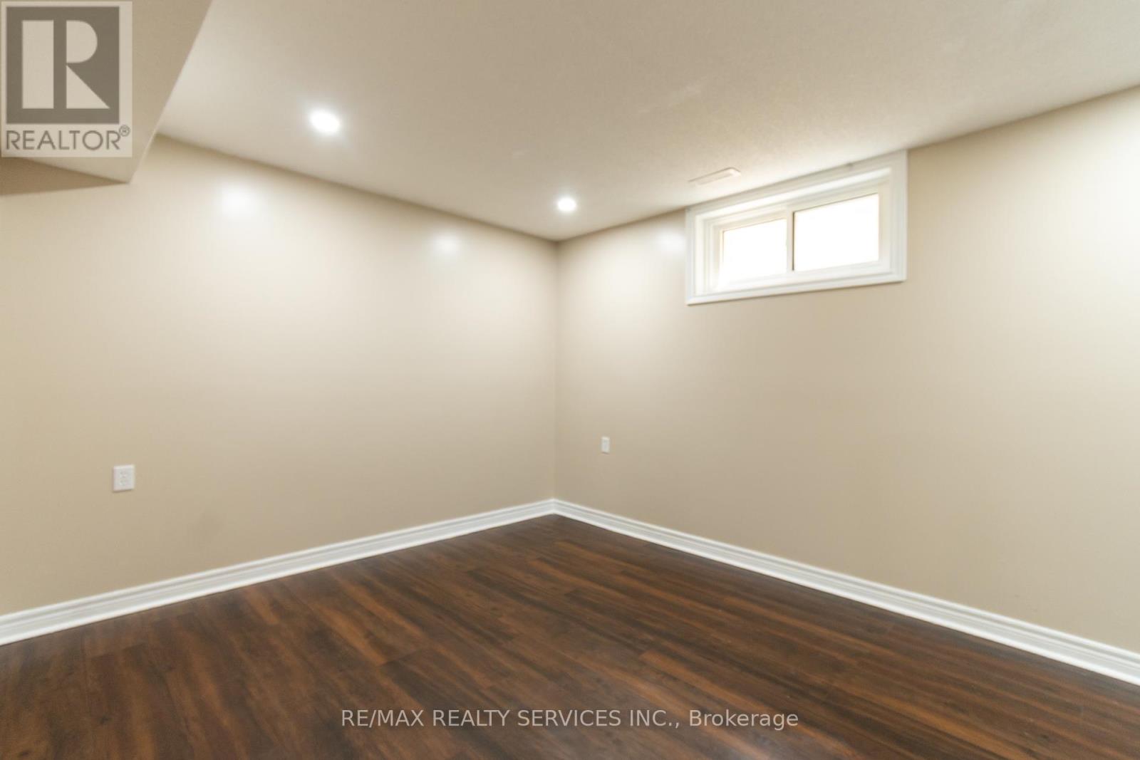 Photo 28 of 22 Oshaughnessy Crescent, Barrie ON