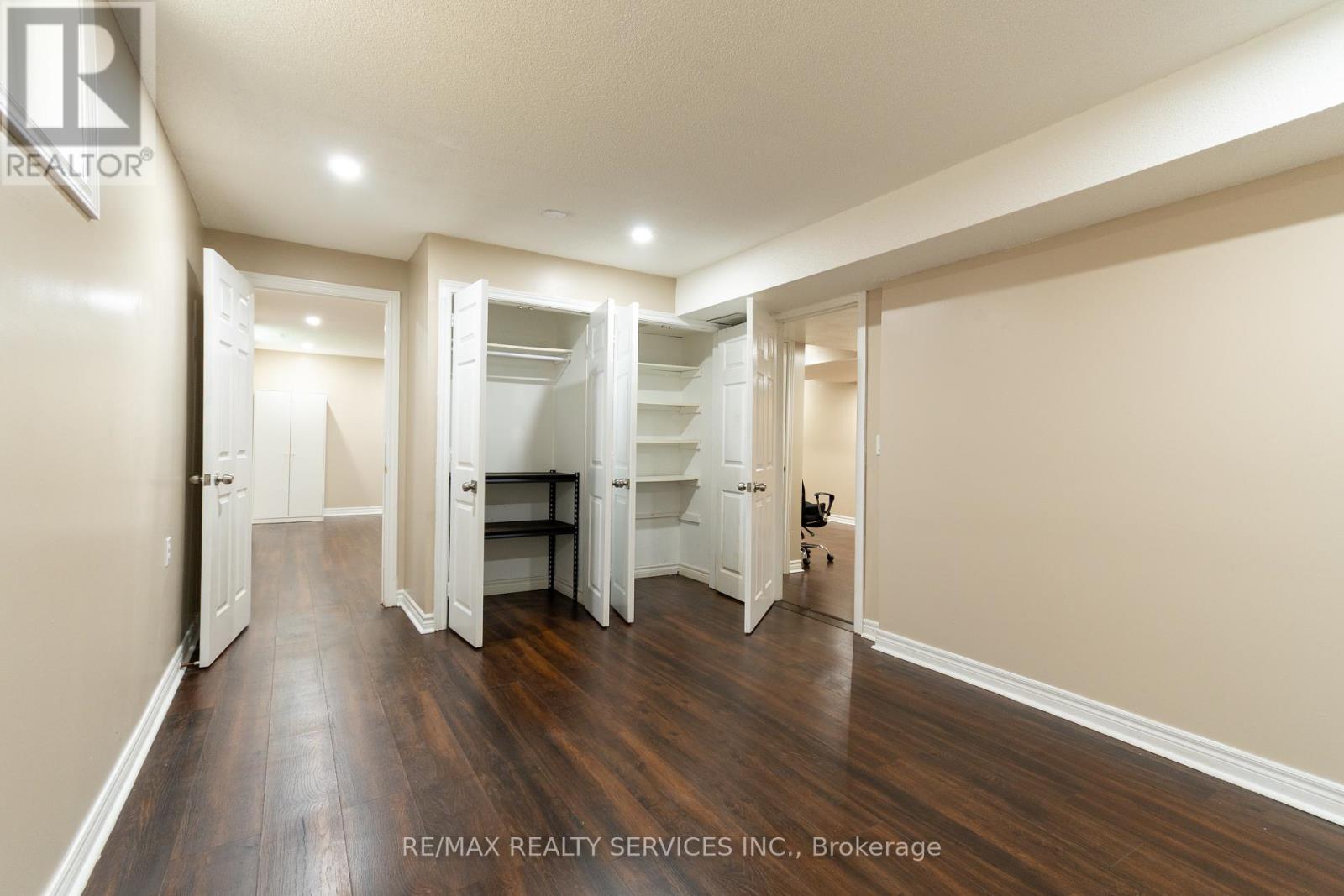 Photo 30 of 22 Oshaughnessy Crescent, Barrie ON