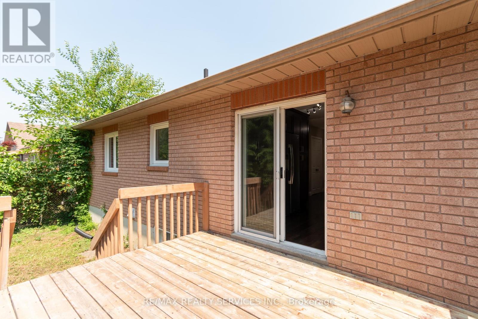 Photo 38 of 22 Oshaughnessy Crescent, Barrie ON