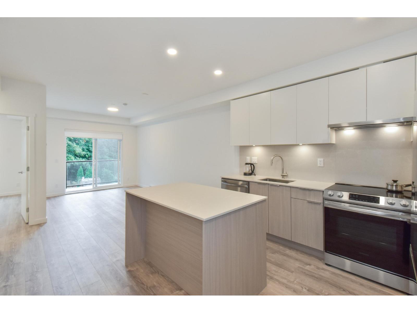 Photo 20 of 323 13968 Laurel Drive, Surrey BC