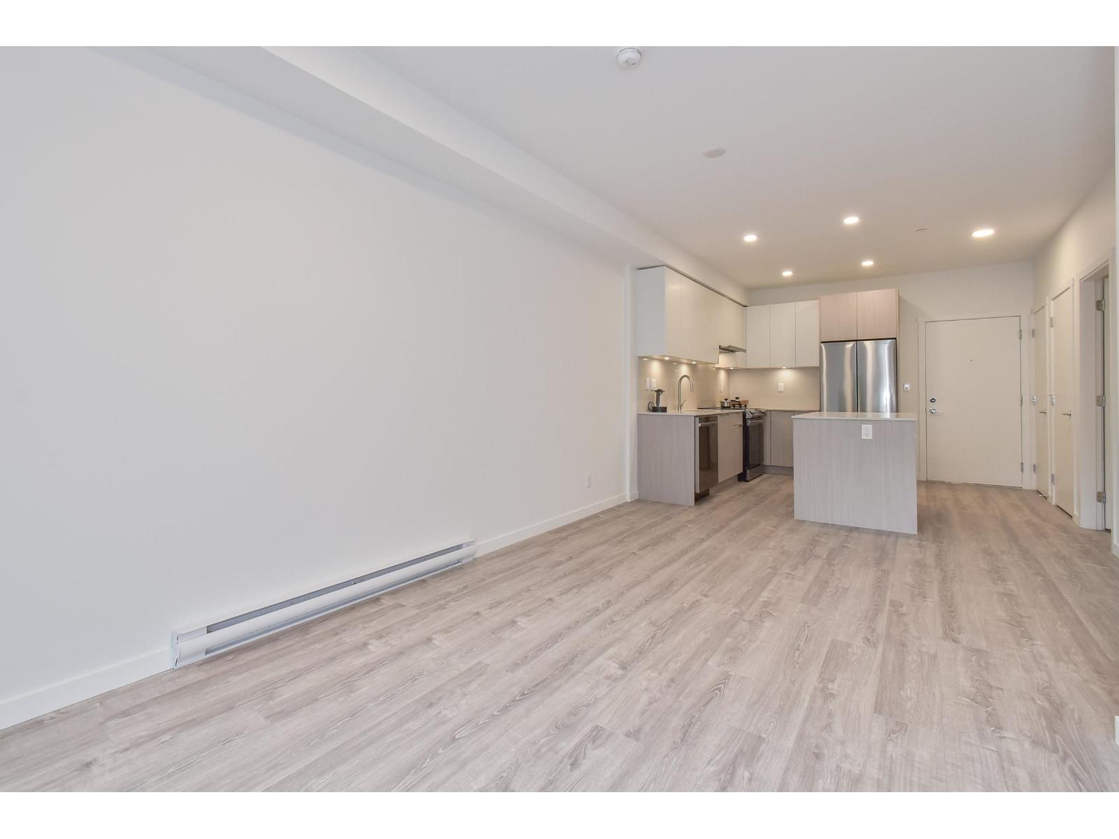 Photo 8 of 323 13968 Laurel Drive, Surrey BC