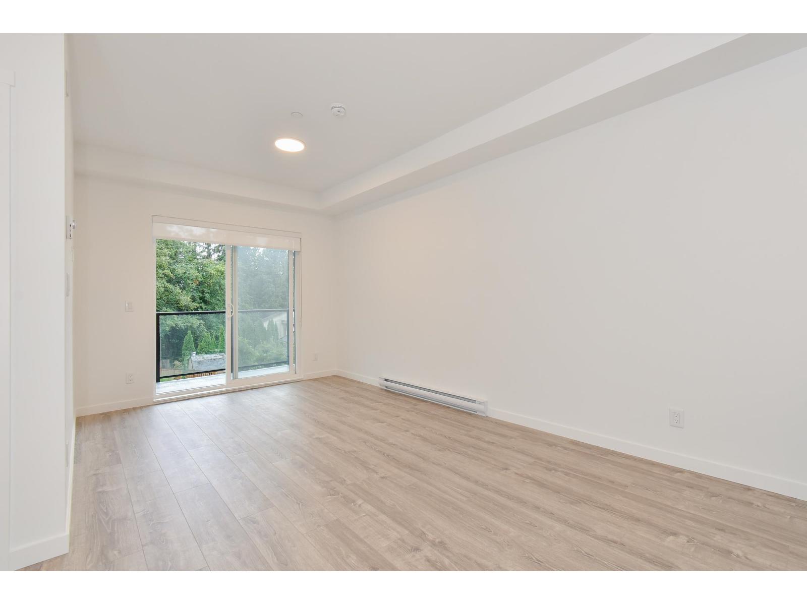 Photo 12 of 323 13968 Laurel Drive, Surrey BC