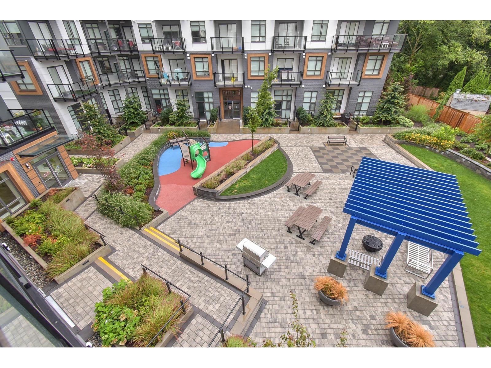 Photo 11 of 323 13968 Laurel Drive, Surrey BC