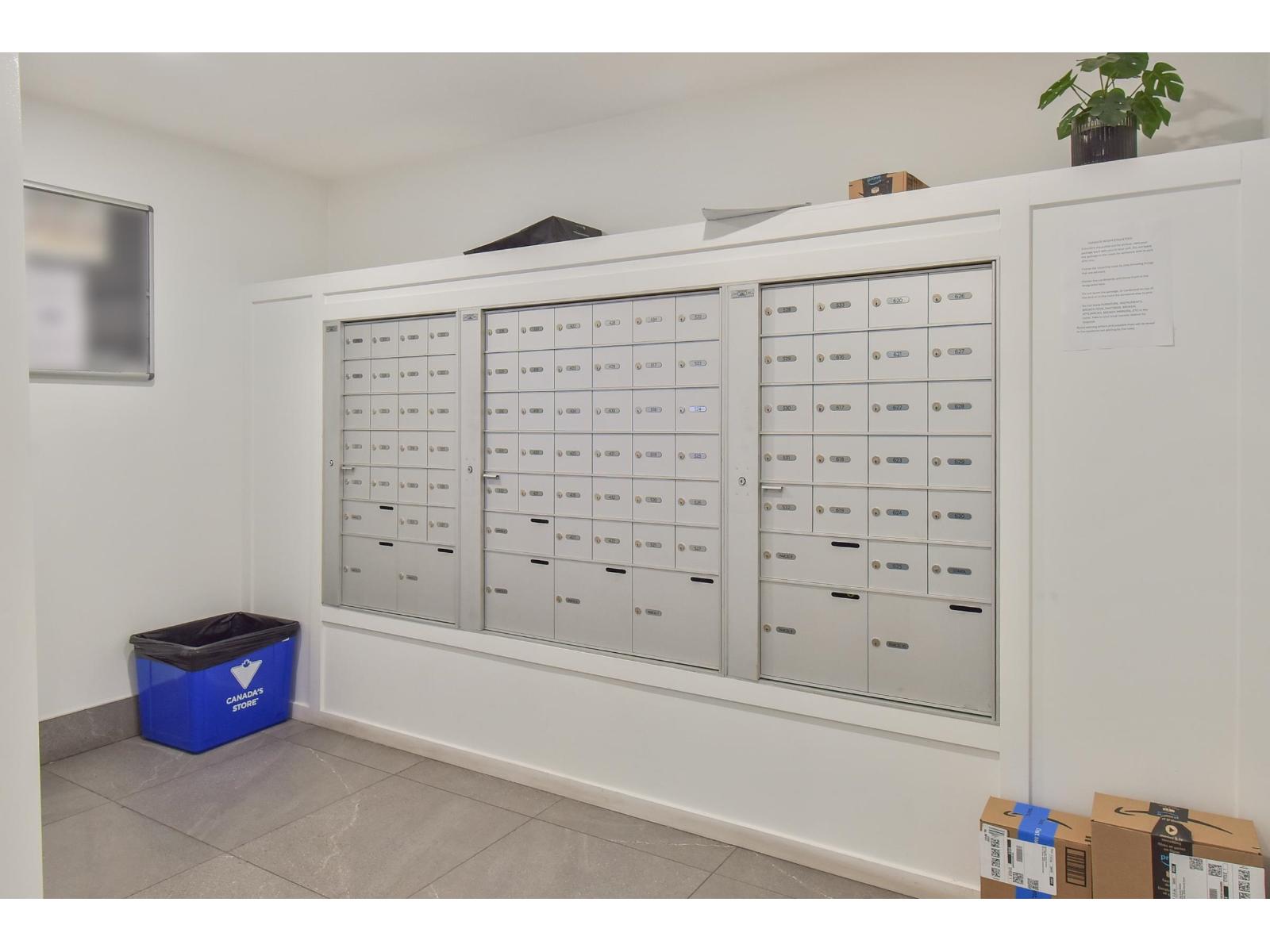 Photo 1 of 323 13968 Laurel Drive, Surrey BC