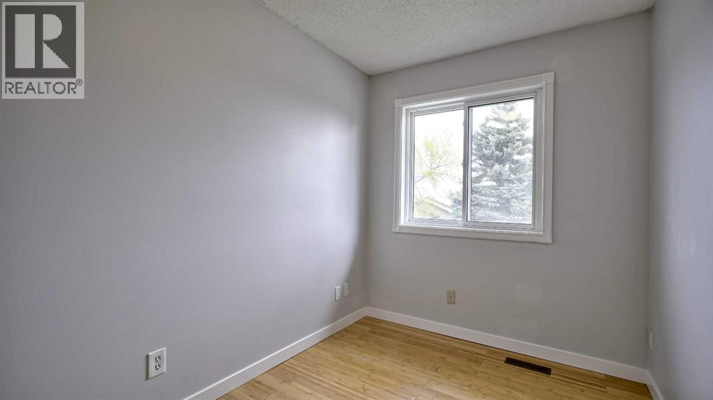 Single Family House for Sale in  Riverbrook Way SE Riverbend Calgary 