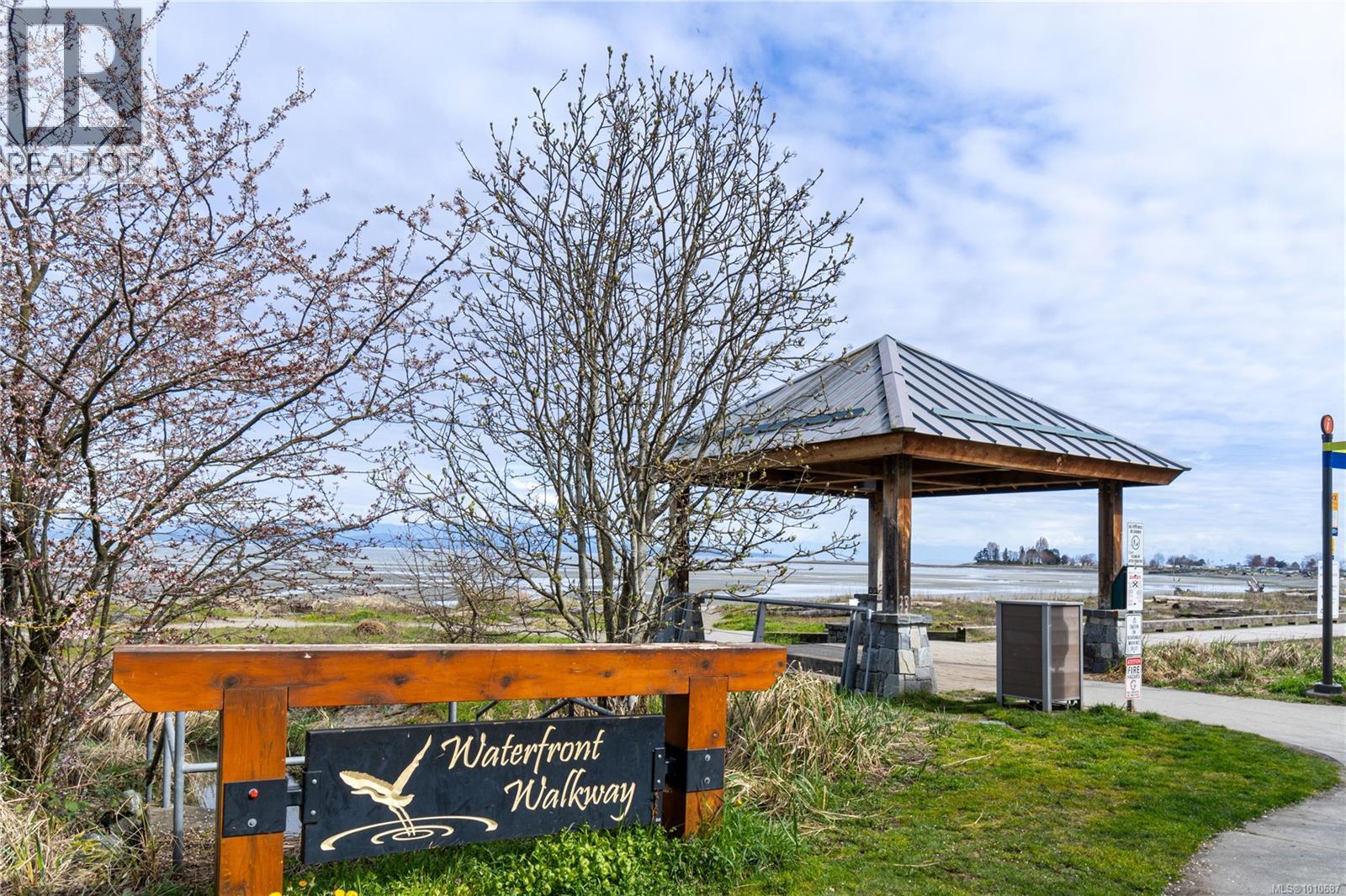 Photo 12 of 607 194 Beachside Dr, Parksville BC
