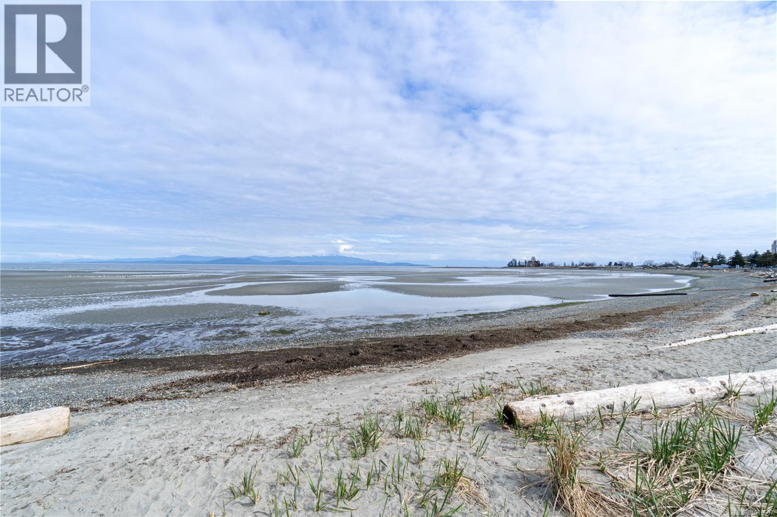 Photo 15 of 607 194 Beachside Dr, Parksville BC