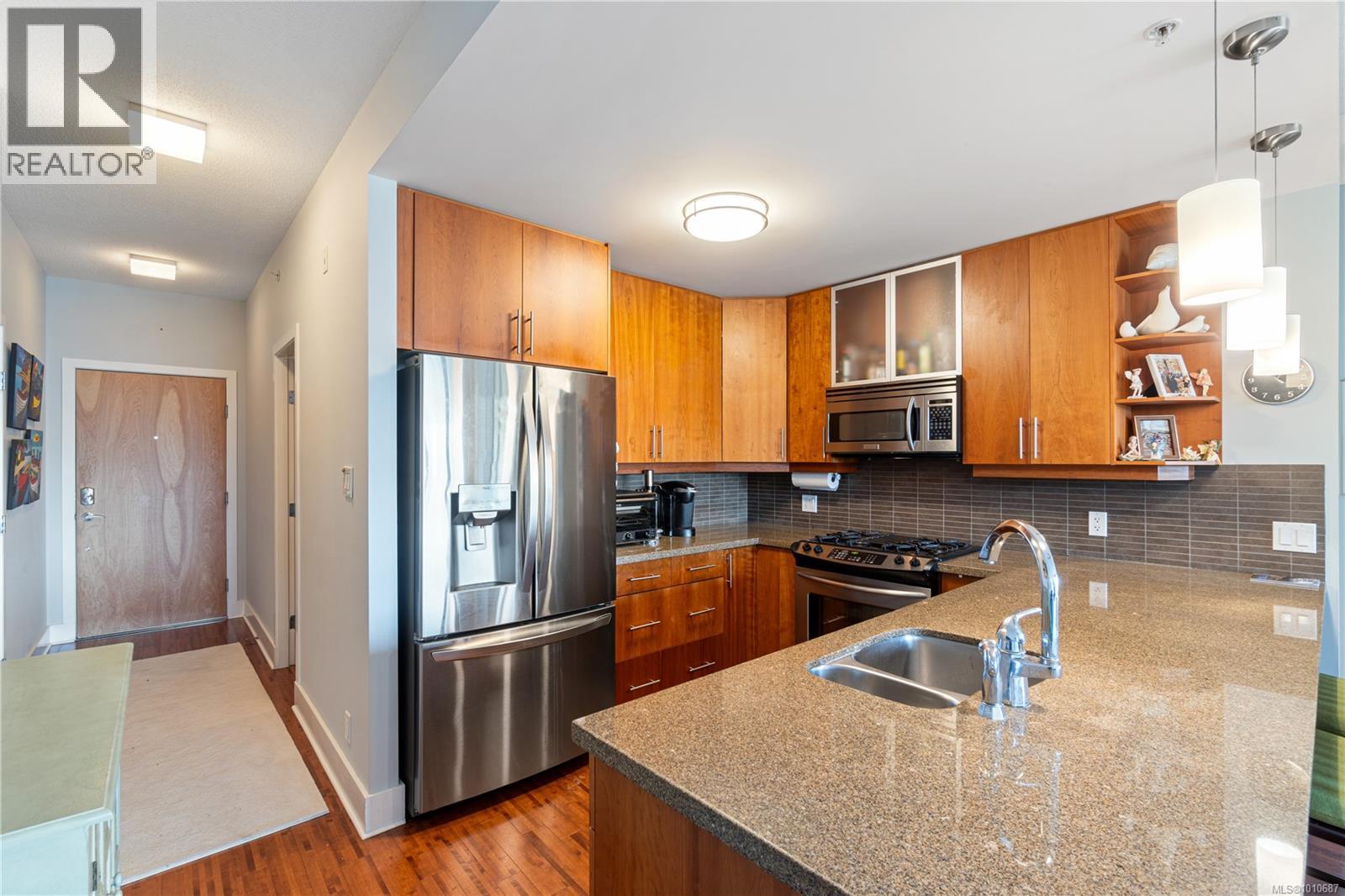 Photo 5 of 607 194 Beachside Dr, Parksville BC