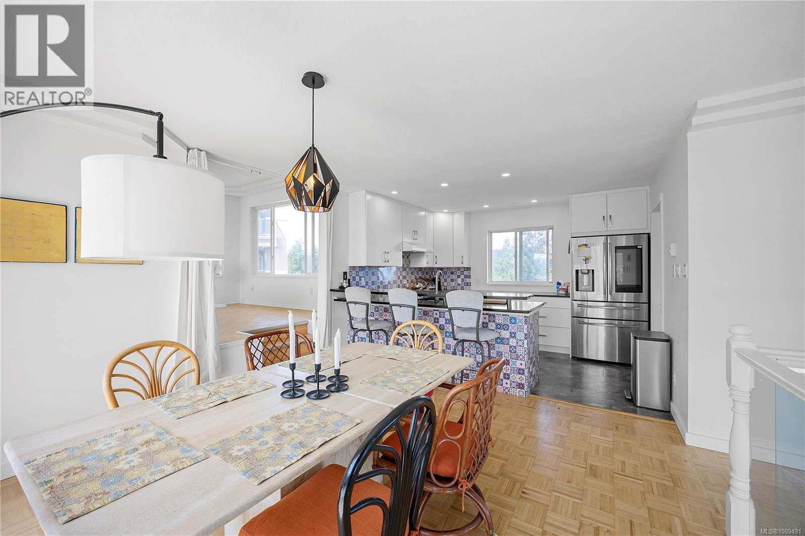 250 CANTERBURY CRES - Image 12
