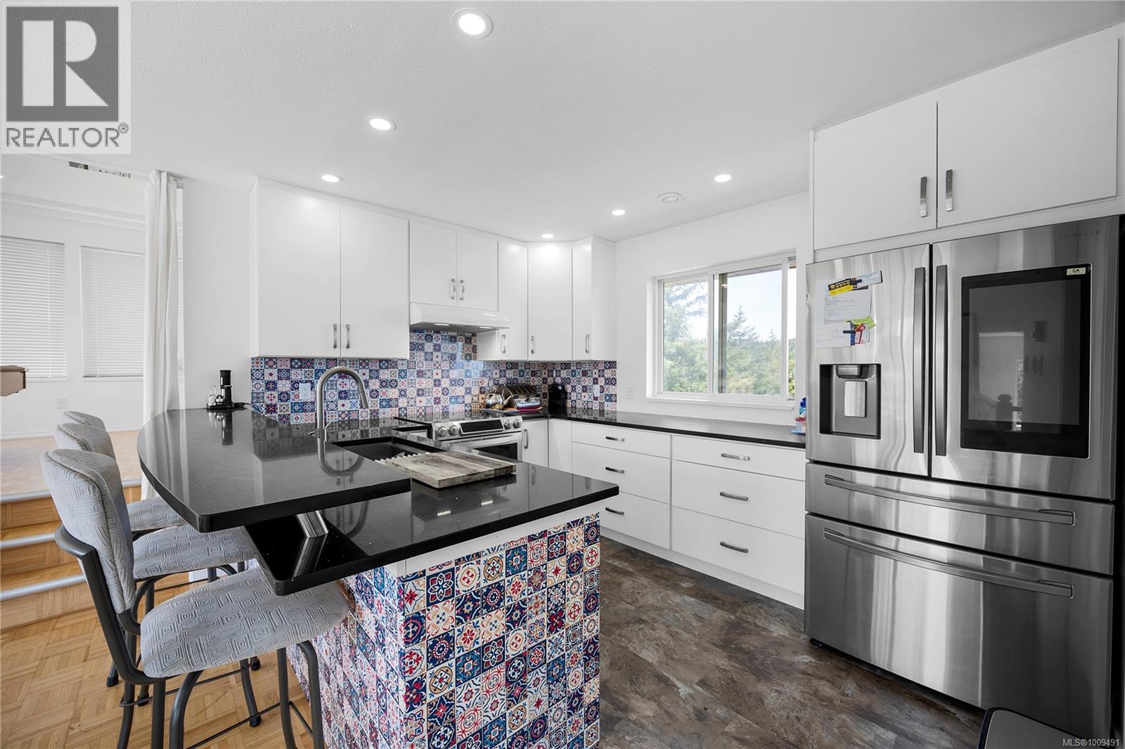 250 CANTERBURY CRES - Image 14