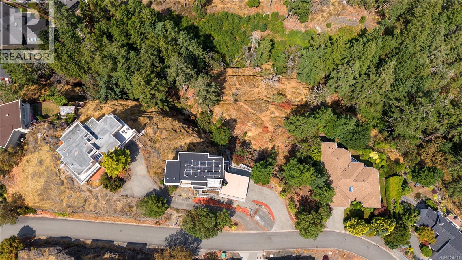 250 CANTERBURY CRES - Image 37
