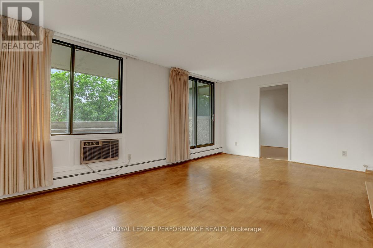Photo 10 of 404 415 Greenview Avenue, Ottawa ON