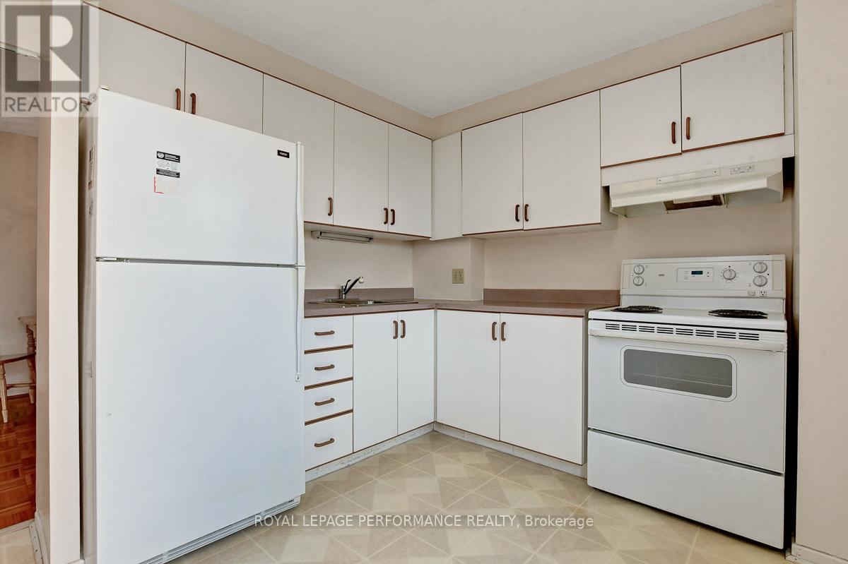Photo 11 of 404 415 Greenview Avenue, Ottawa ON