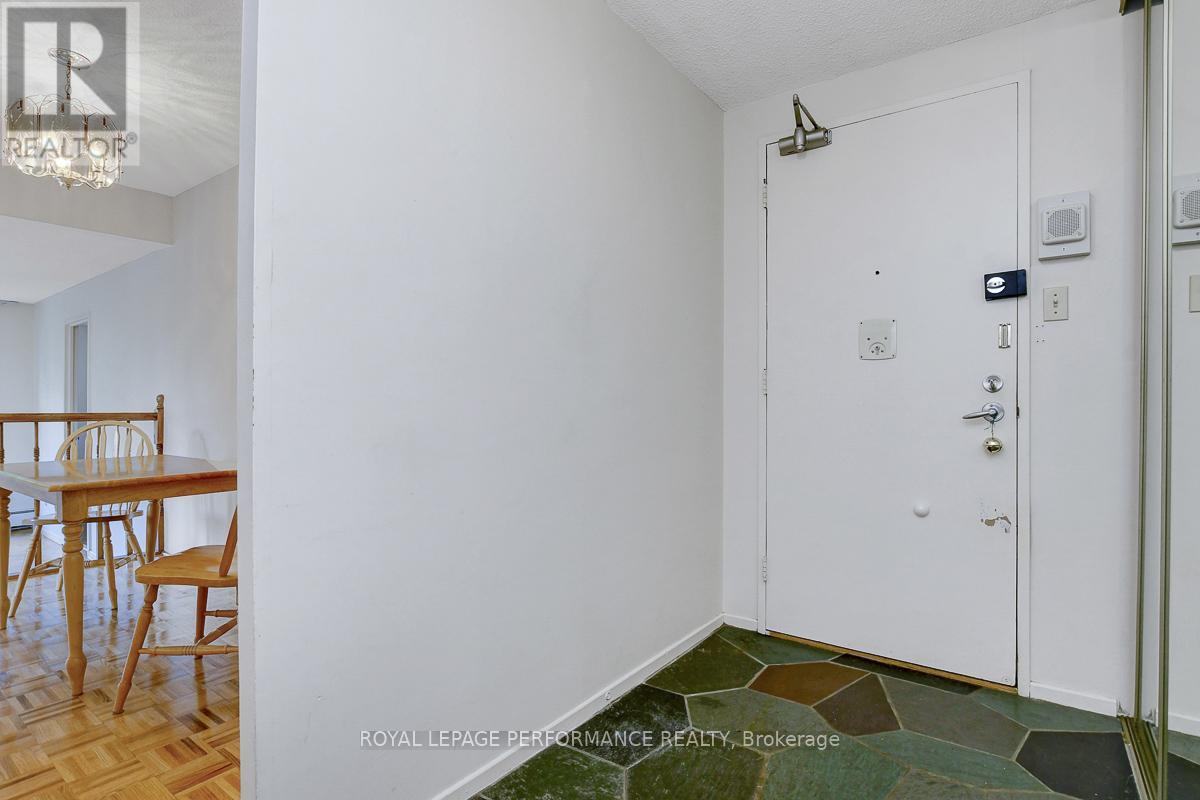 Photo 6 of 404 415 Greenview Avenue, Ottawa ON