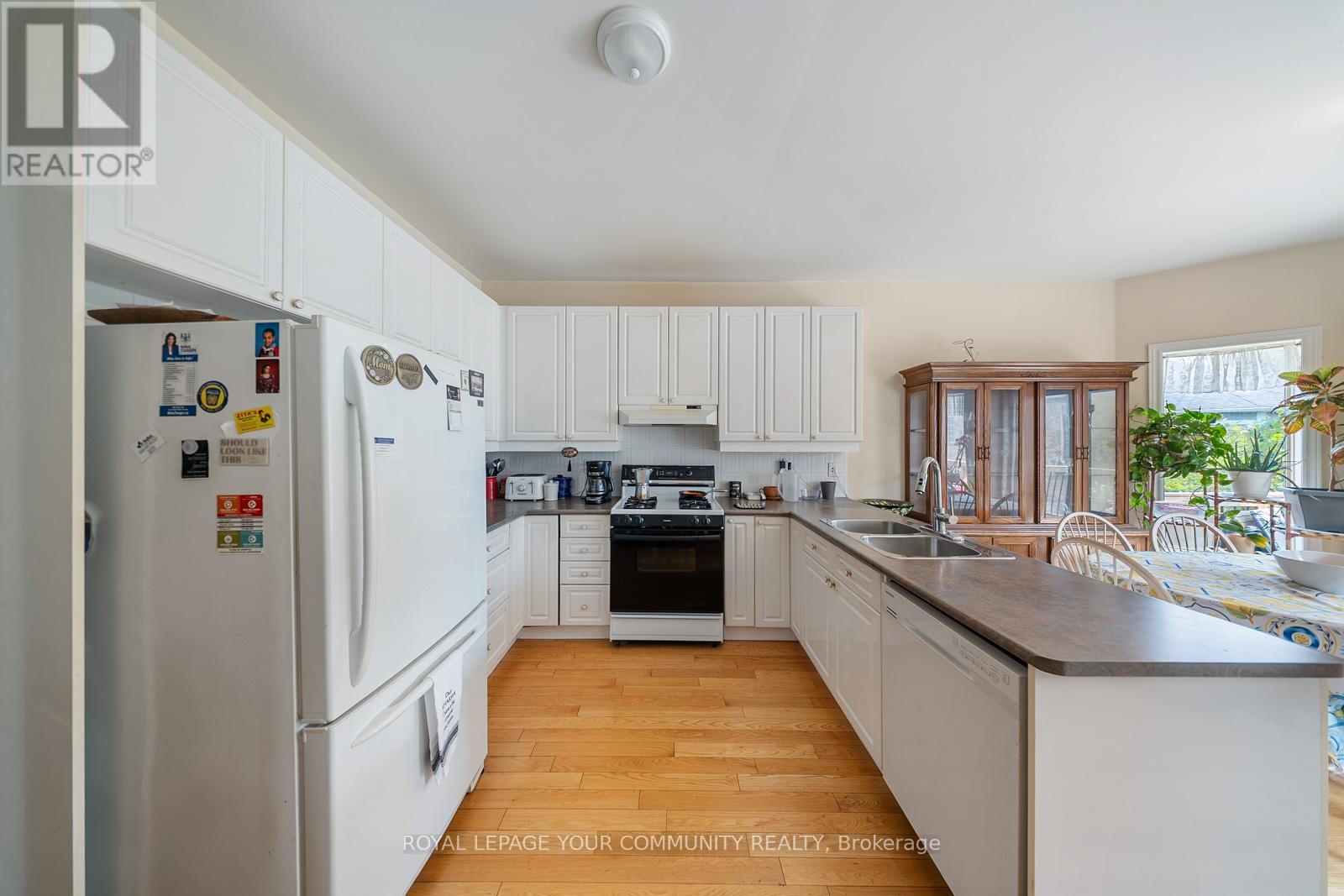 Photo 10 of 6926 Early Settler Row, Mississauga ON