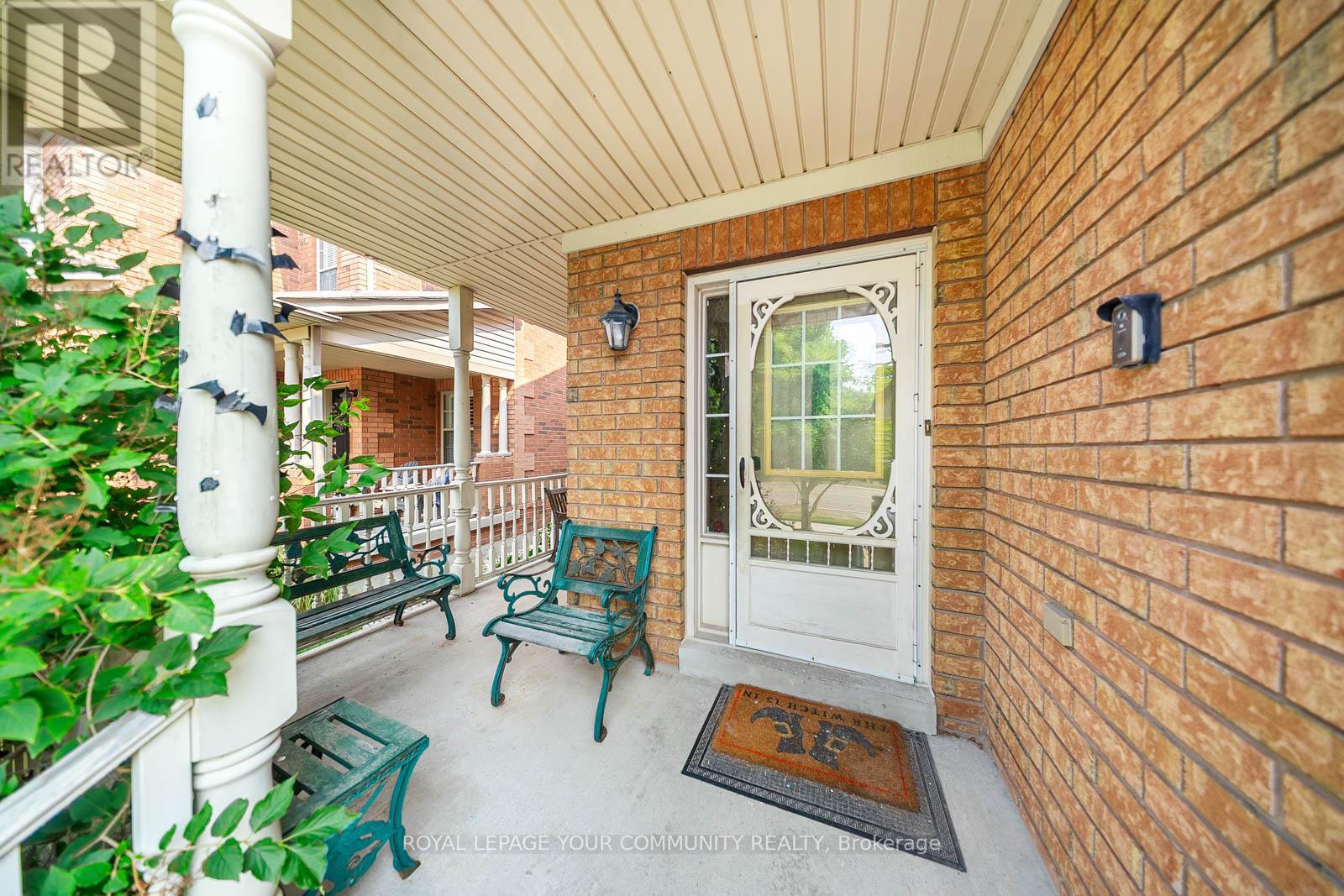 Photo 2 of 6926 Early Settler Row, Mississauga ON