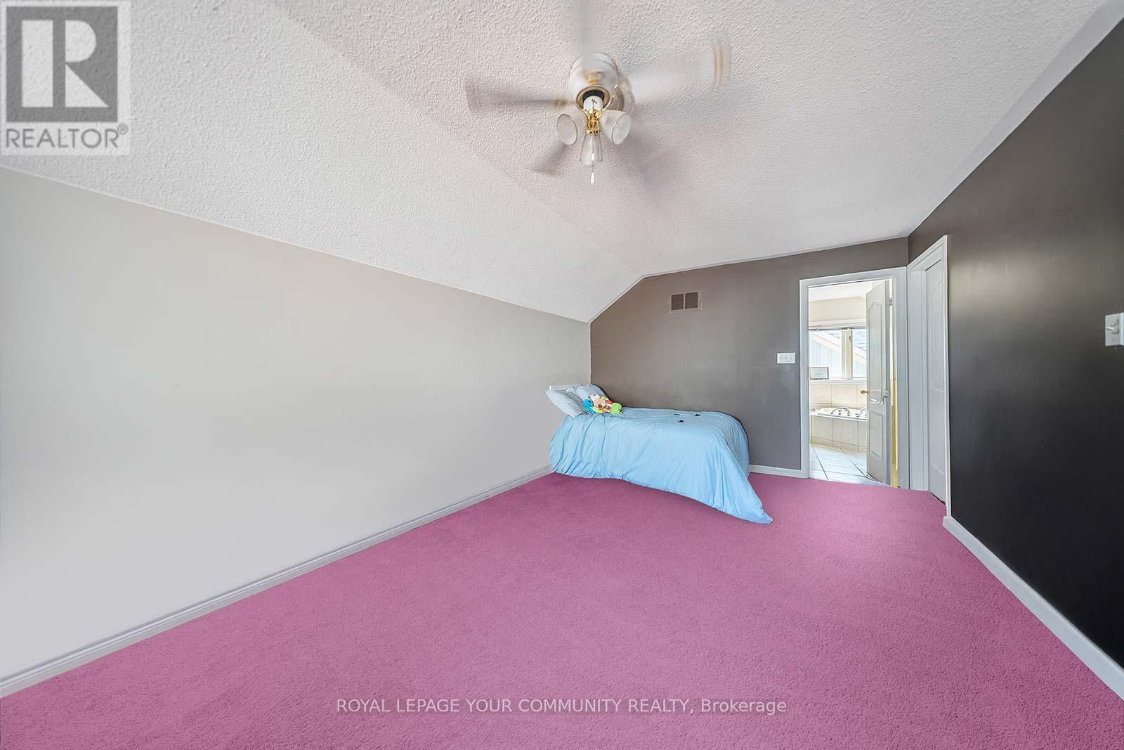 Photo 23 of 6926 Early Settler Row, Mississauga ON