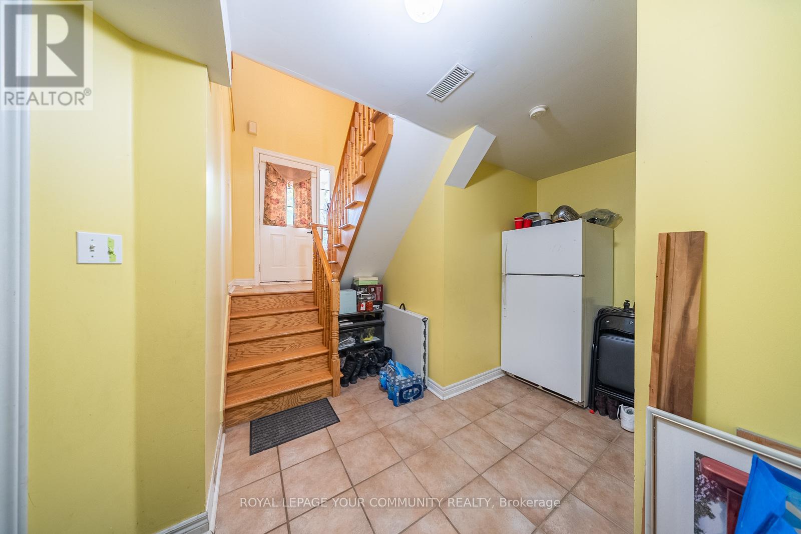 Photo 26 of 6926 Early Settler Row, Mississauga ON