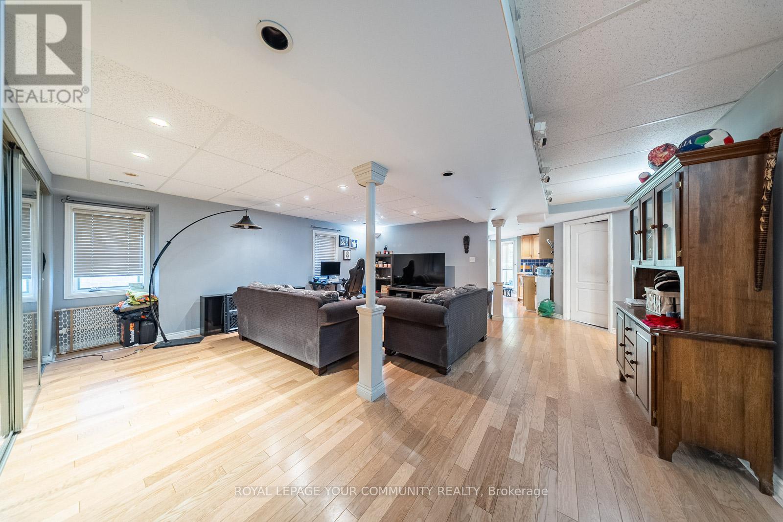 Photo 27 of 6926 Early Settler Row, Mississauga ON
