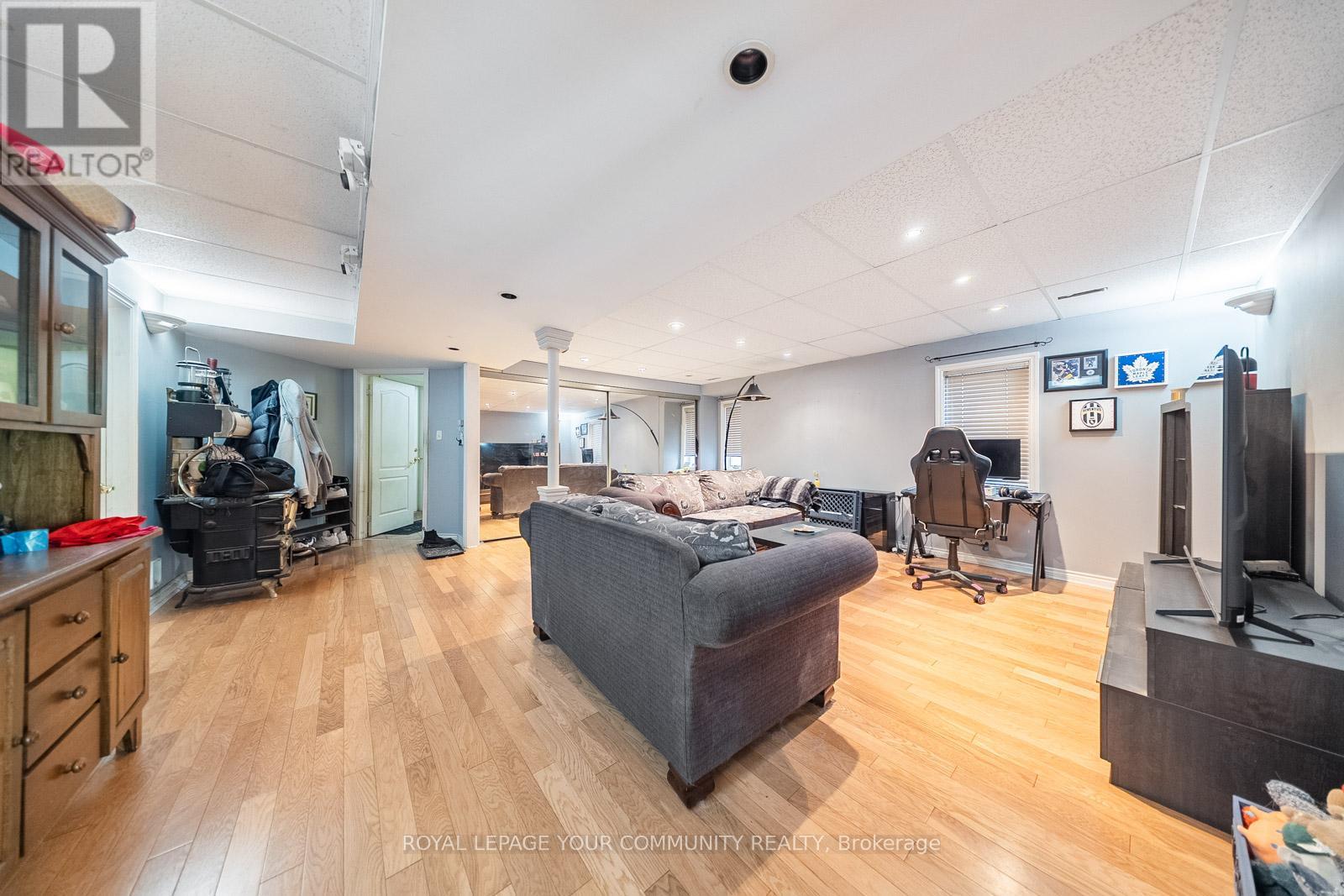 Photo 28 of 6926 Early Settler Row, Mississauga ON
