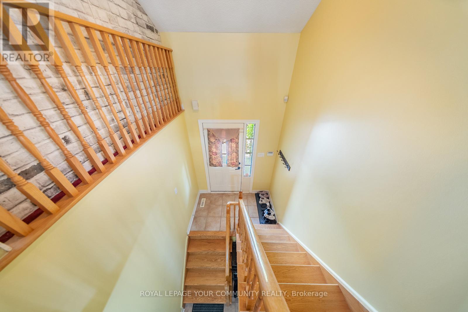 Photo 3 of 6926 Early Settler Row, Mississauga ON