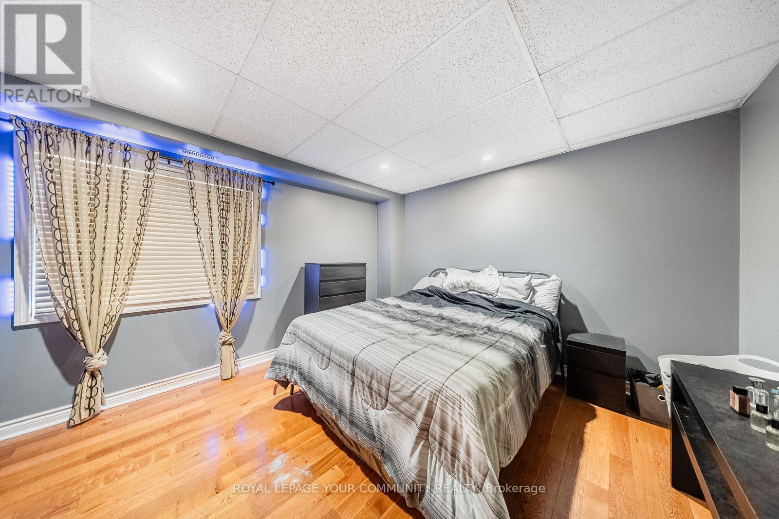 Photo 34 of 6926 Early Settler Row, Mississauga ON