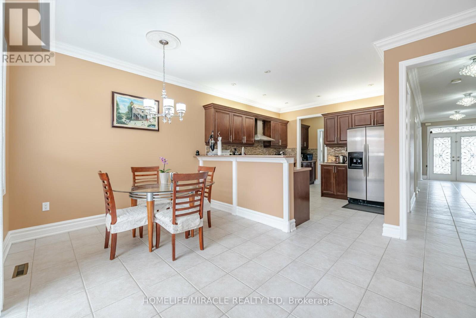 Photo 2 of 21 Summershade Street, Brampton ON