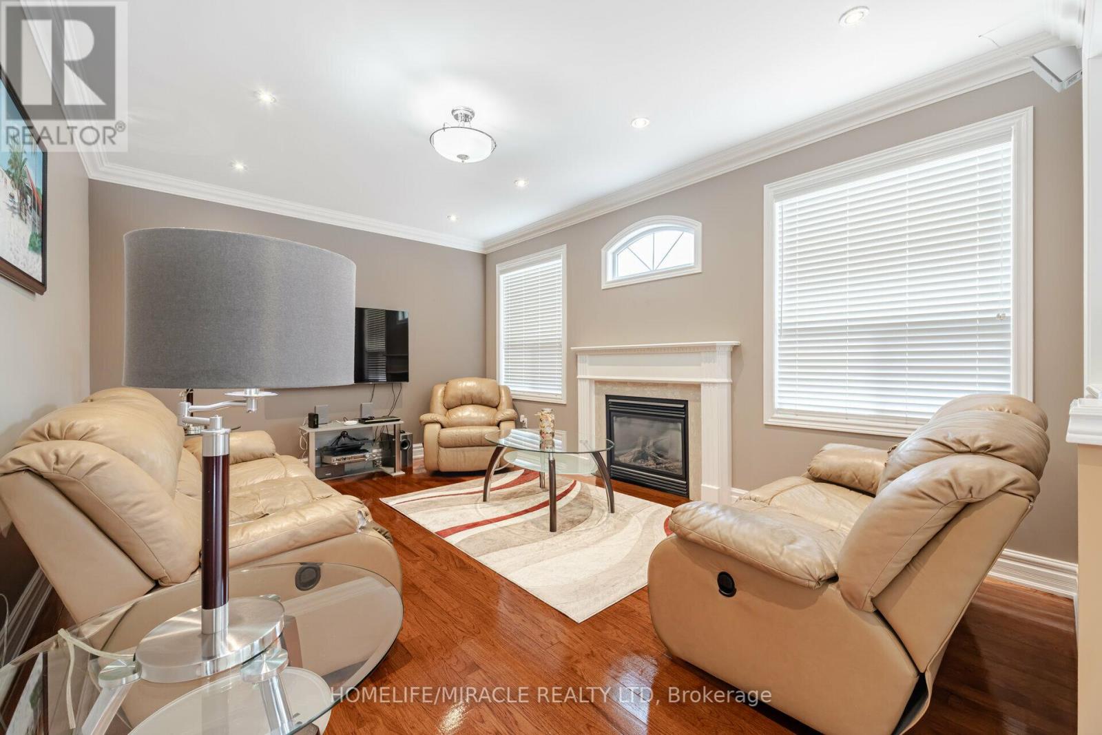 Photo 35 of 21 Summershade Street, Brampton ON