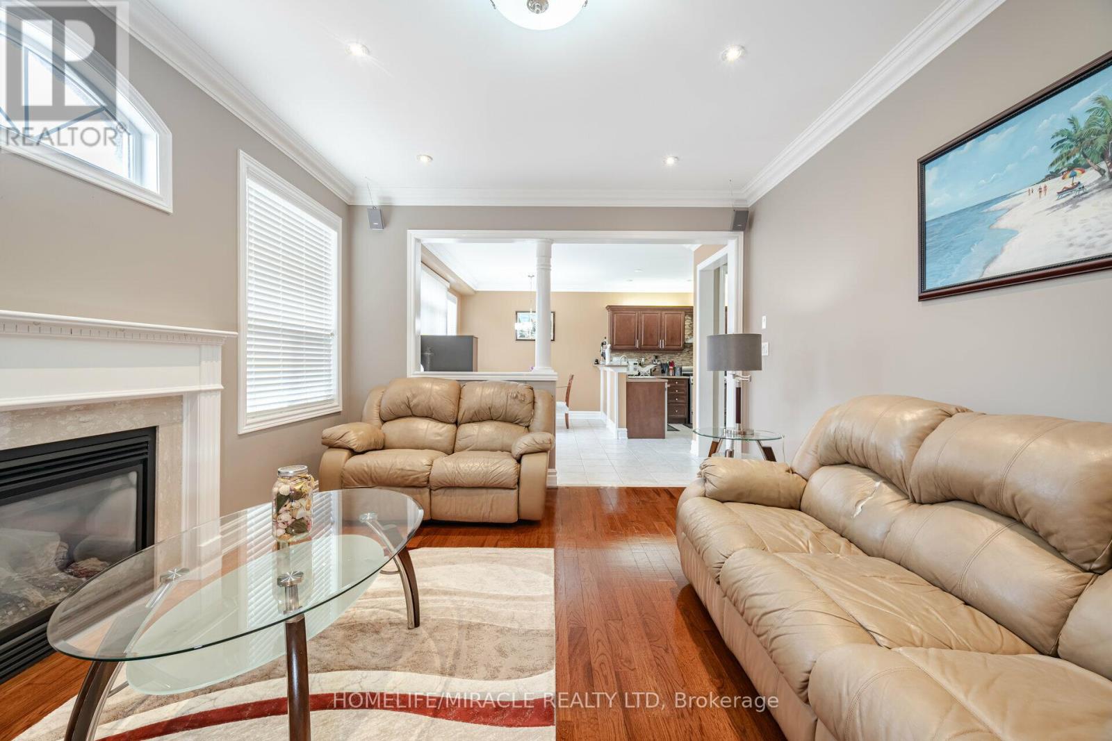 Photo 7 of 21 Summershade Street, Brampton ON