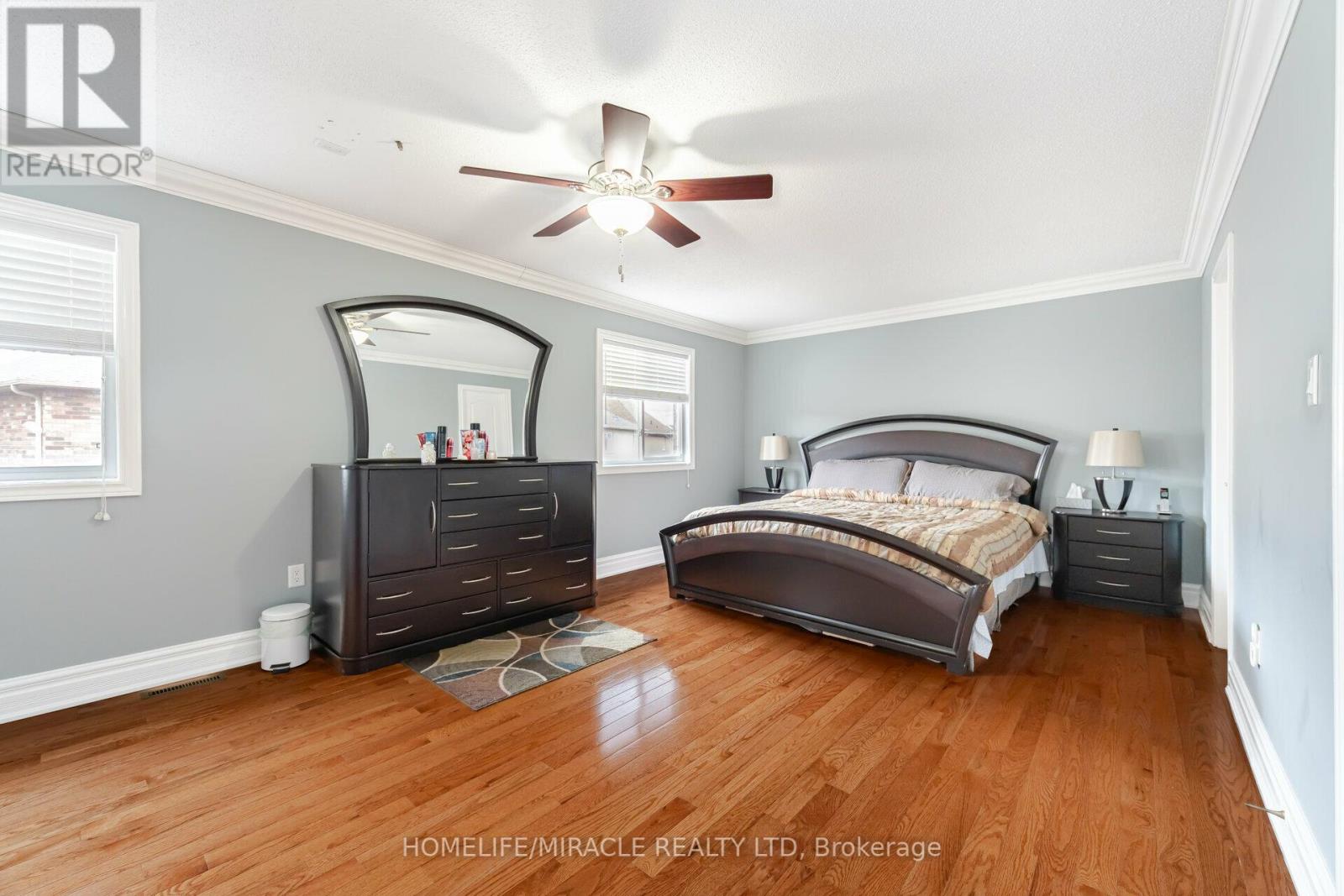 Photo 27 of 21 Summershade Street, Brampton ON