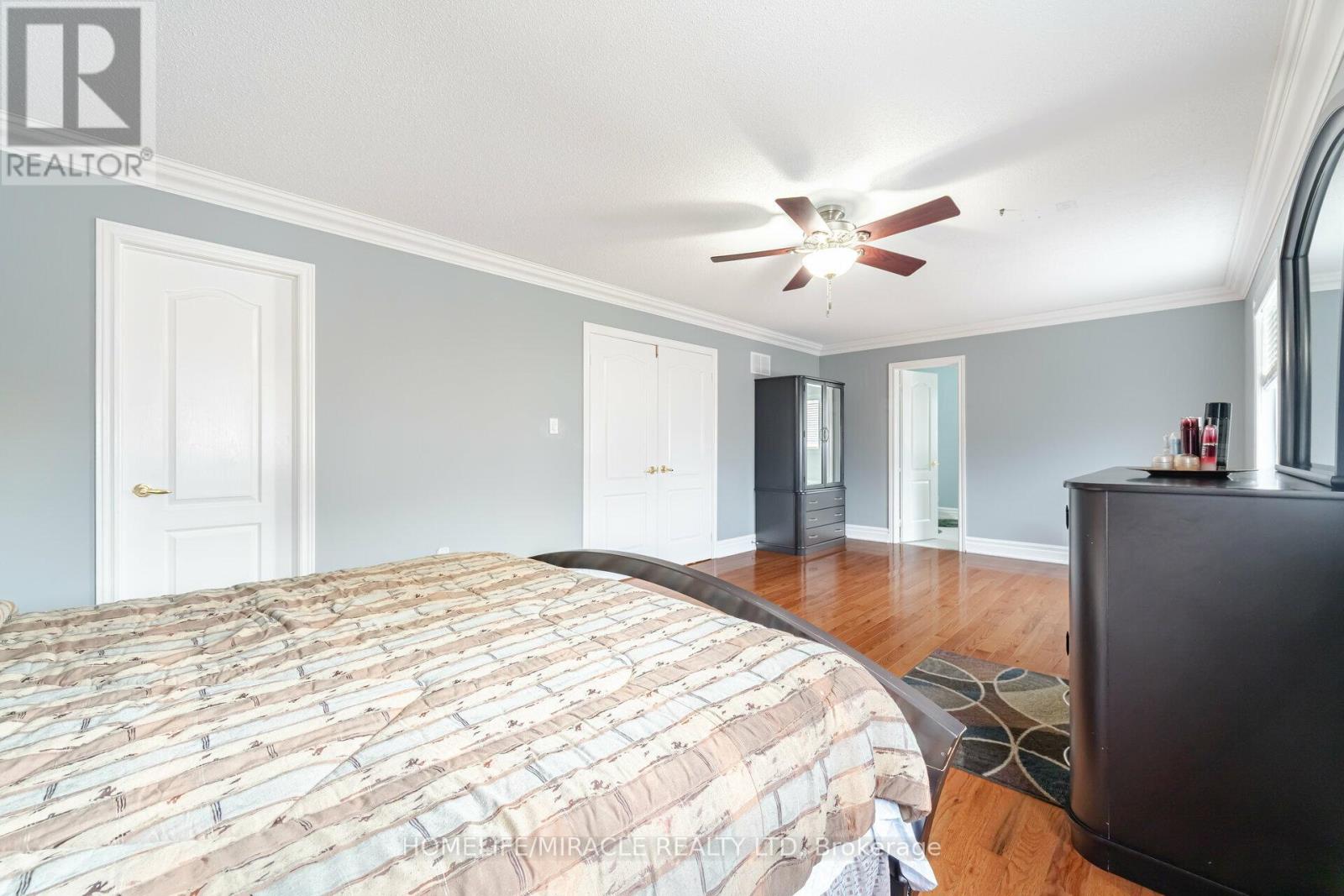 Photo 31 of 21 Summershade Street, Brampton ON