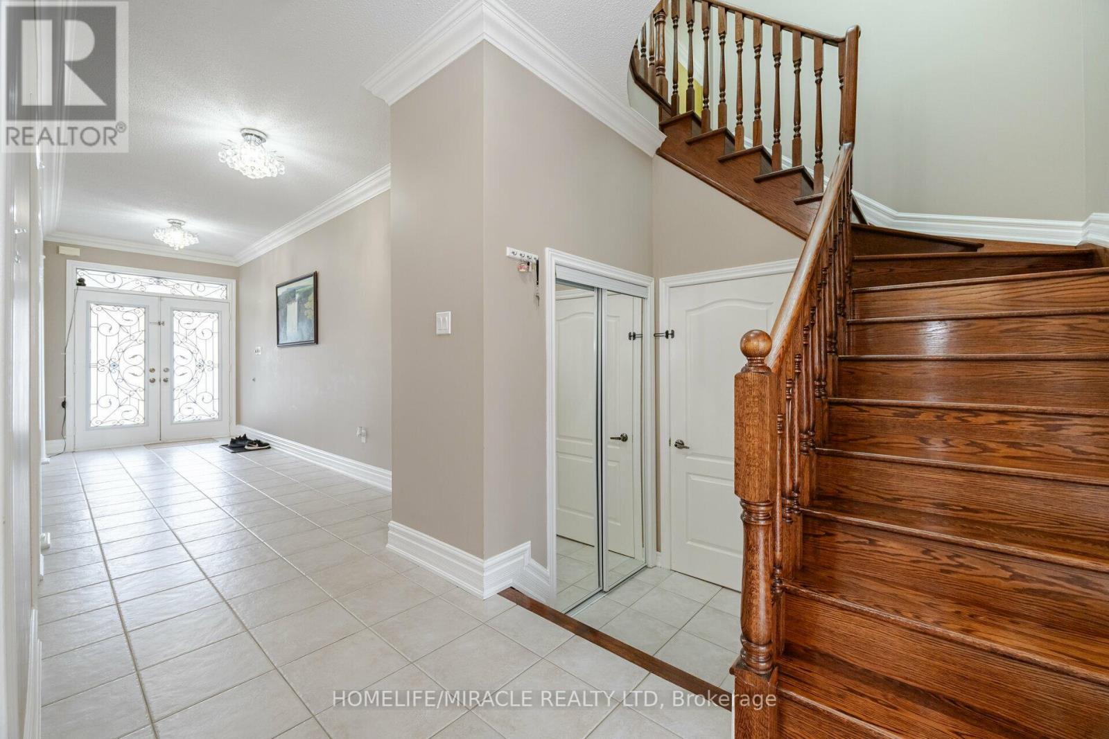 Photo 46 of 21 Summershade Street, Brampton ON