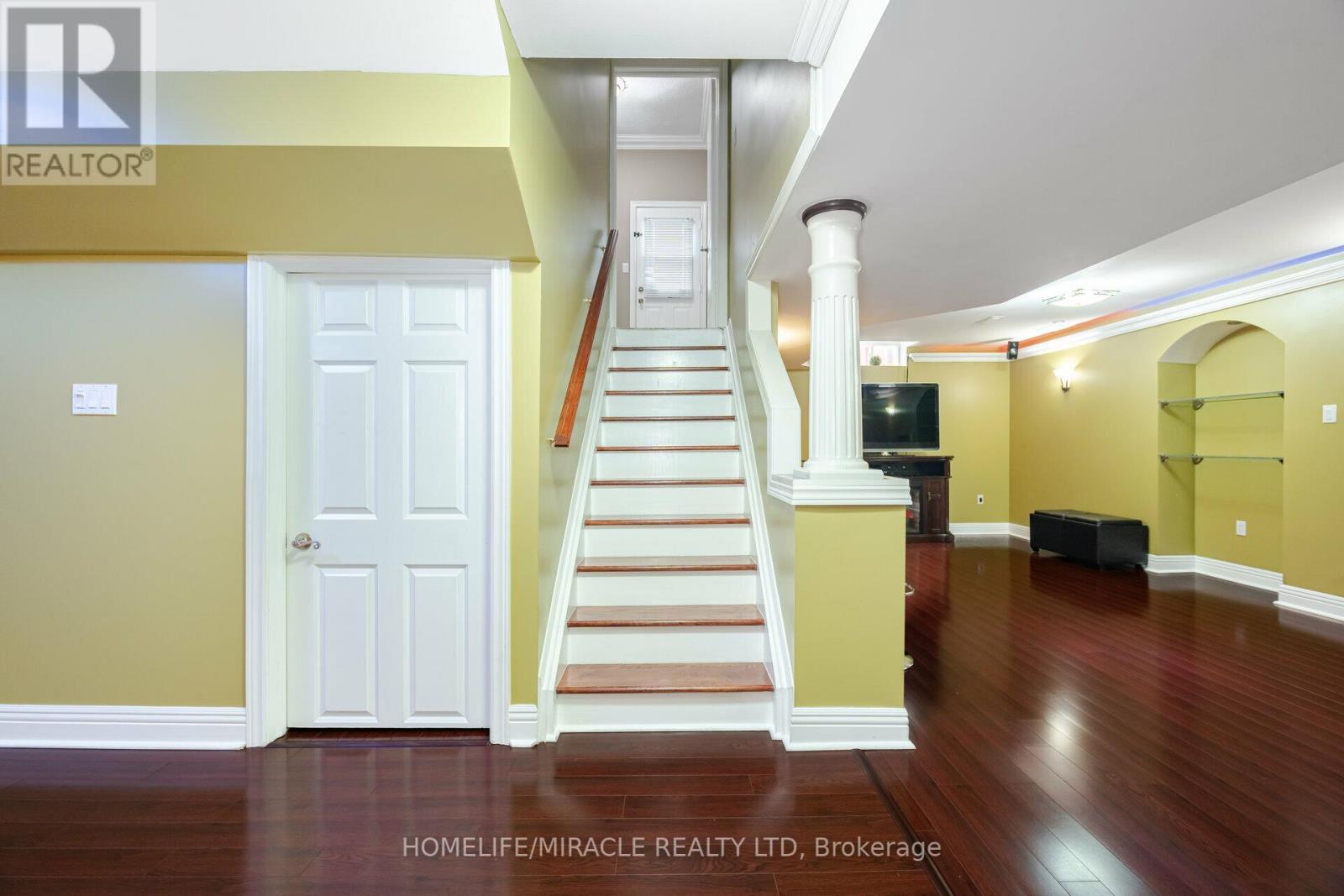 Photo 11 of 21 Summershade Street, Brampton ON