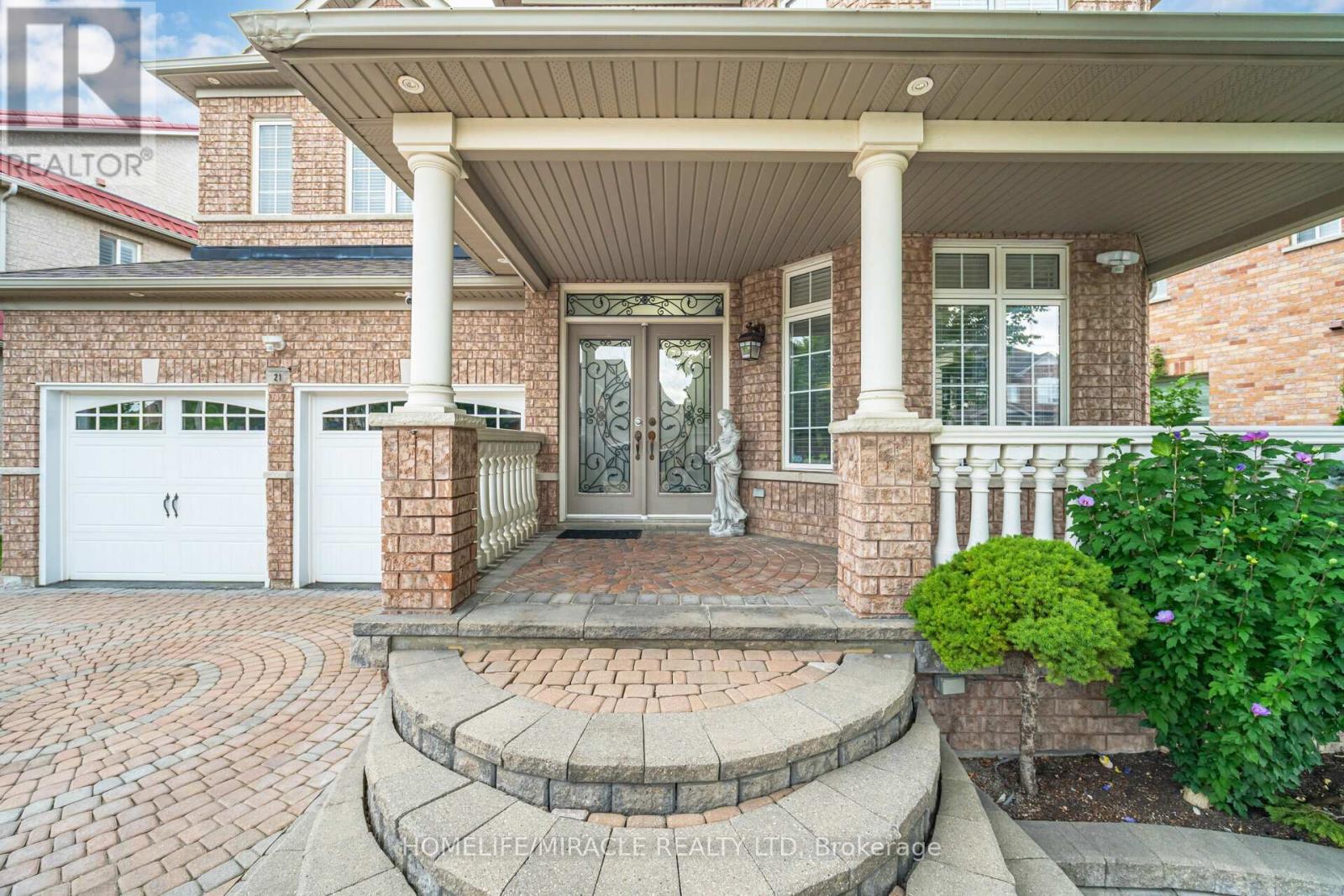 Photo 48 of 21 Summershade Street, Brampton ON