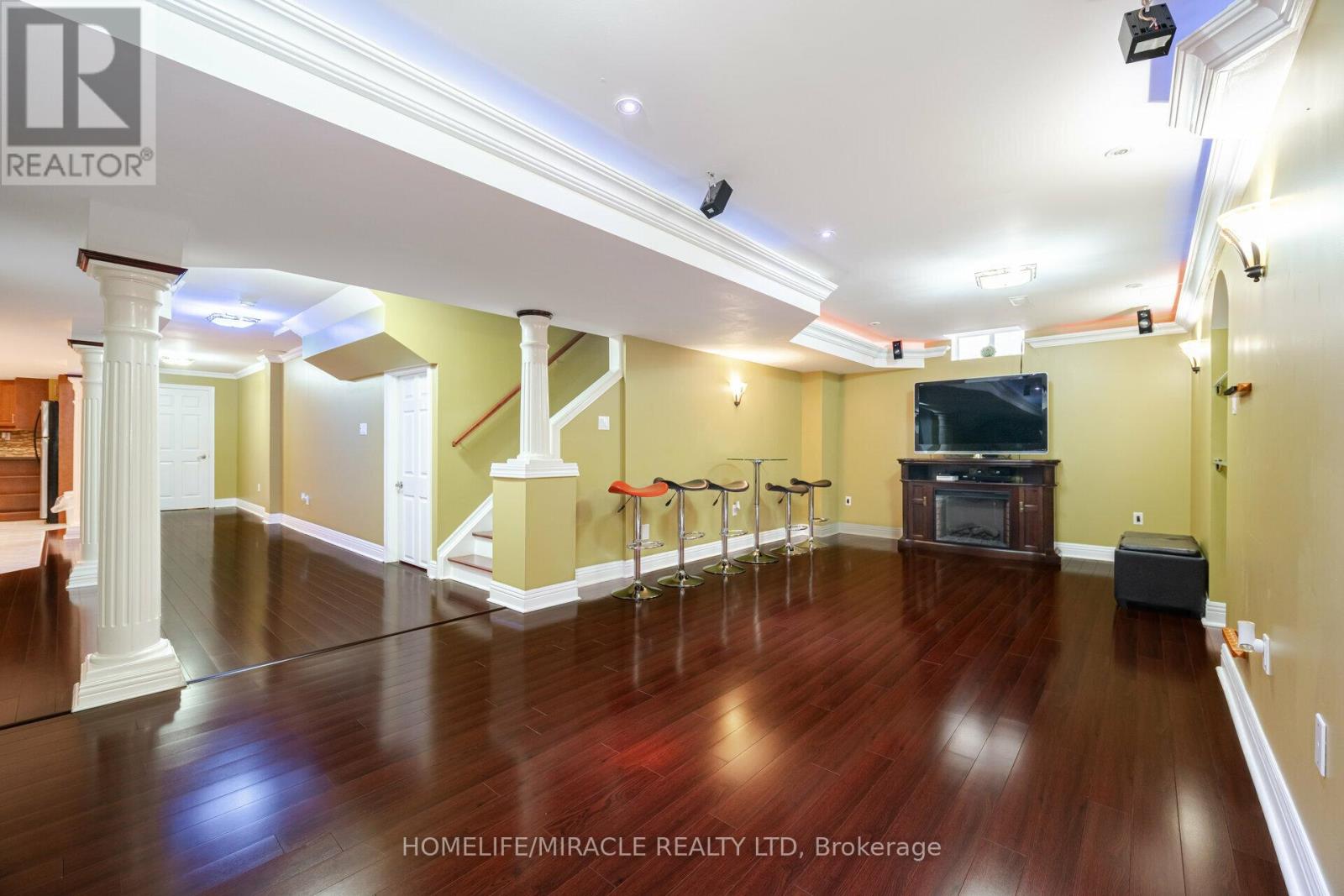 Photo 23 of 21 Summershade Street, Brampton ON
