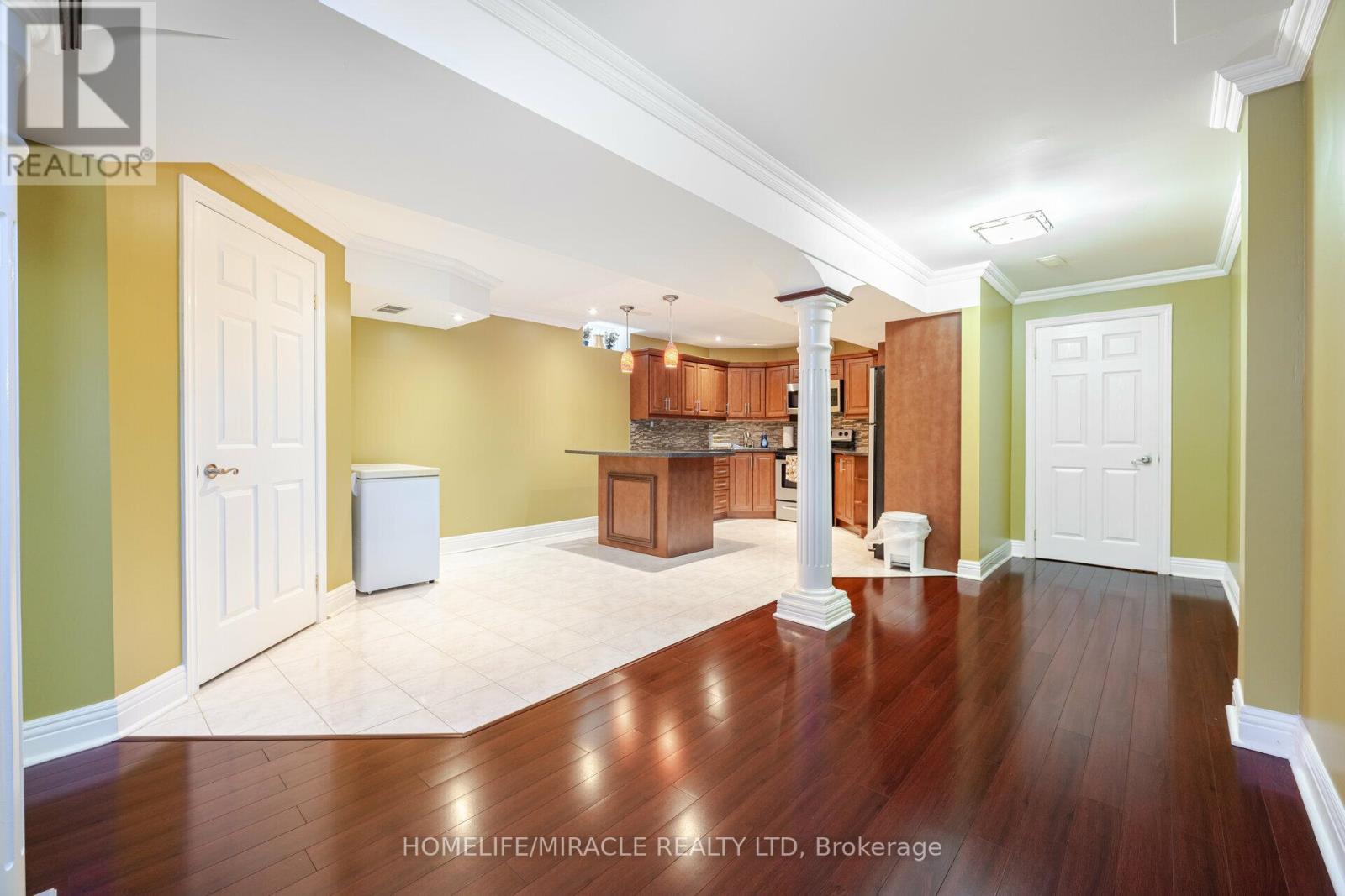 Photo 26 of 21 Summershade Street, Brampton ON