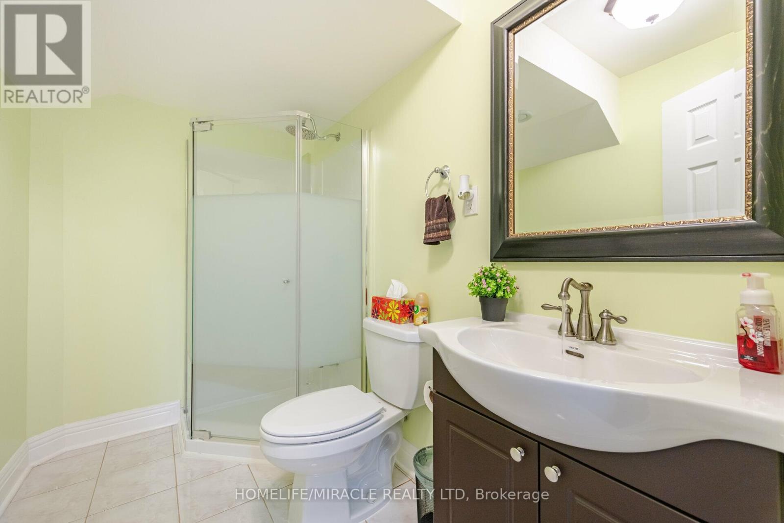 Photo 28 of 21 Summershade Street, Brampton ON