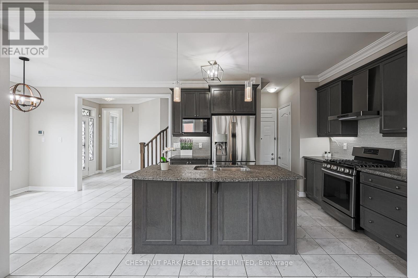 Photo 48 of 565 Edenbrook Hill Drive, Brampton ON