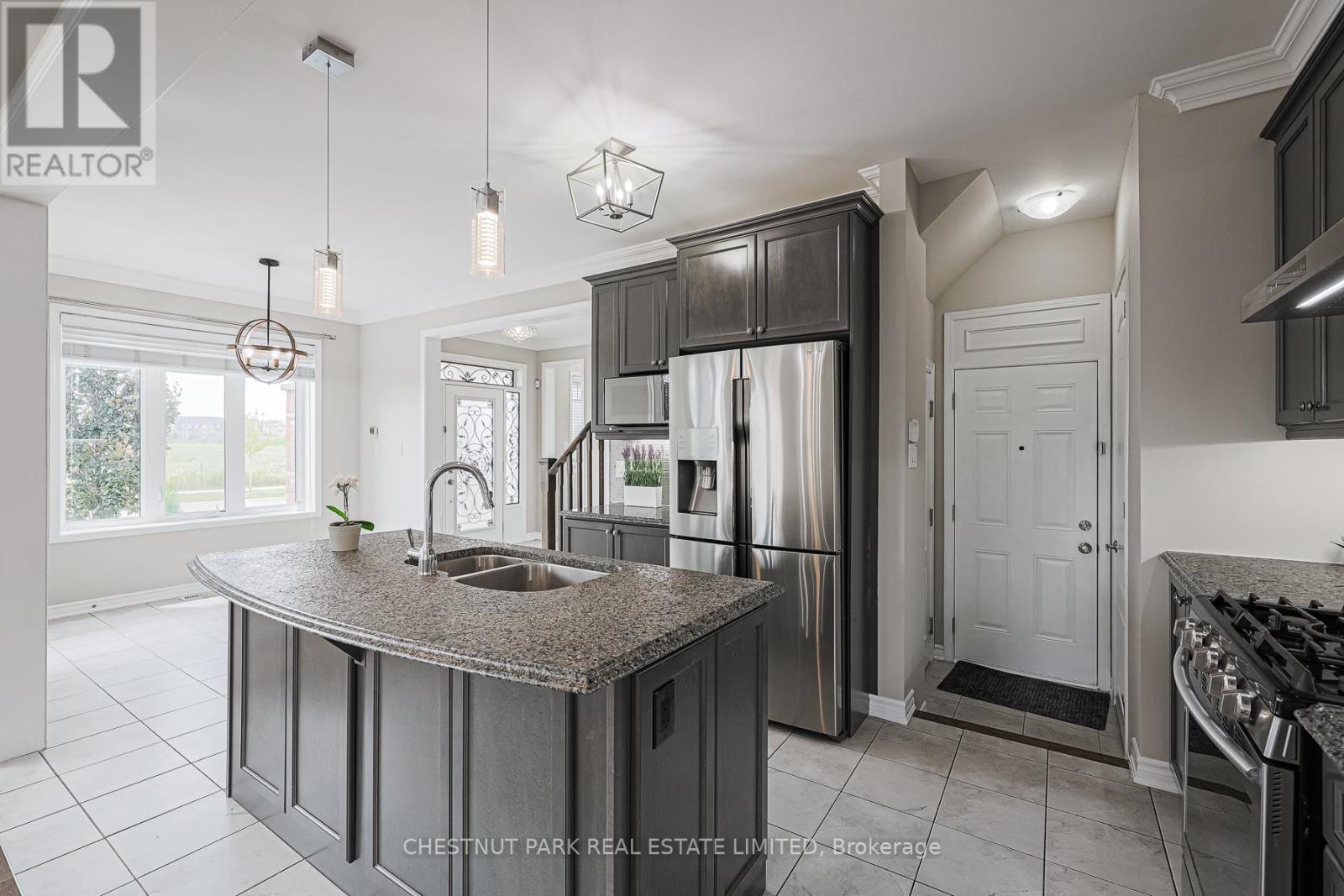 Photo 18 of 565 Edenbrook Hill Drive, Brampton ON