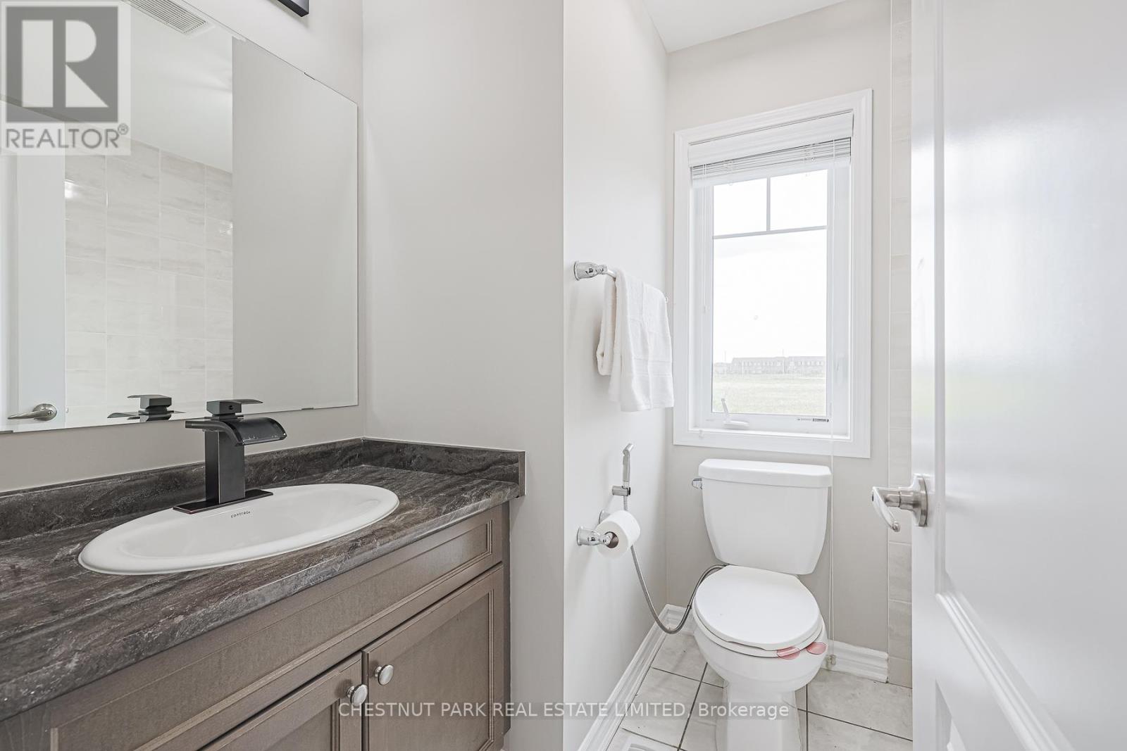 Photo 17 of 565 Edenbrook Hill Drive, Brampton ON