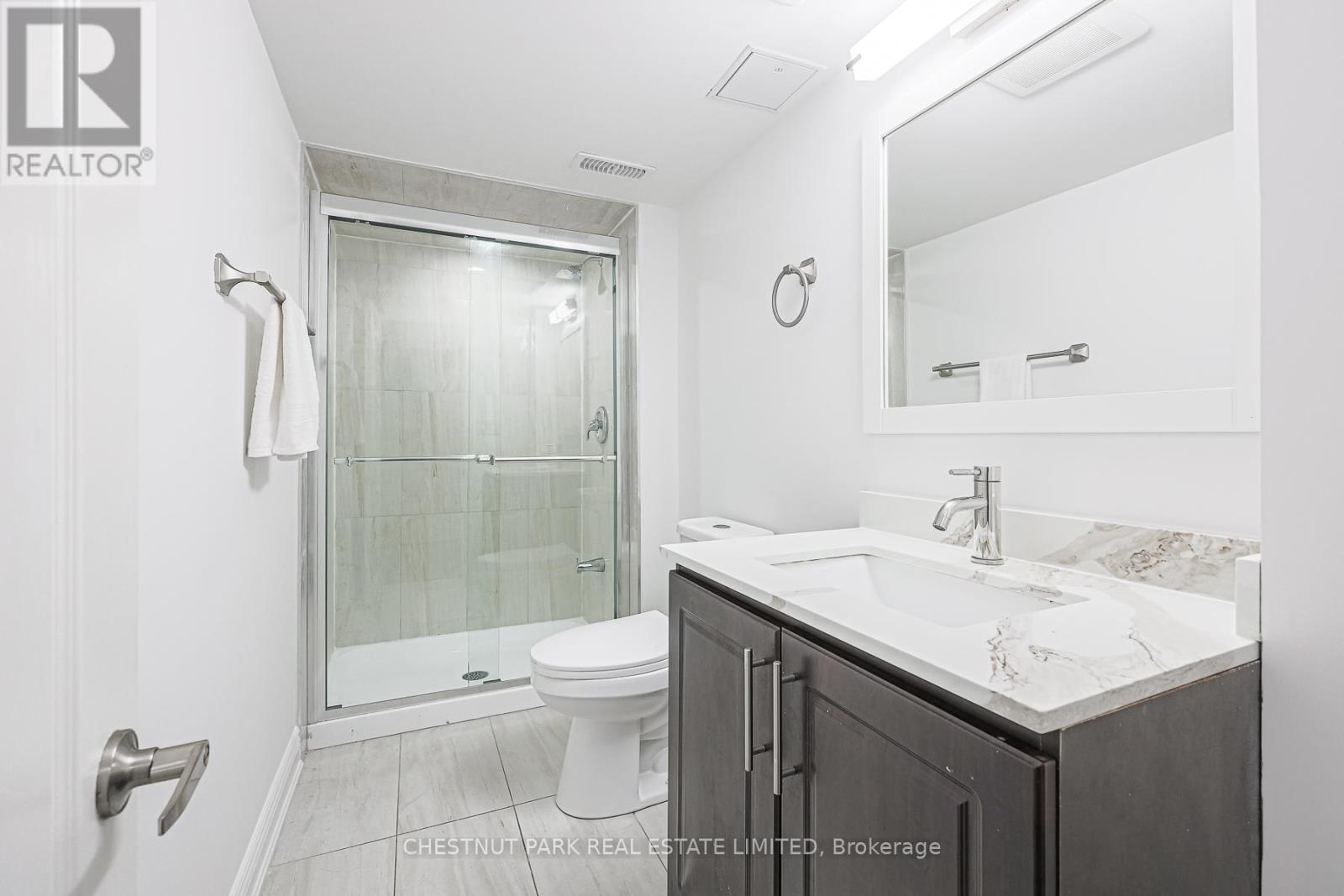 Photo 25 of 565 Edenbrook Hill Drive, Brampton ON